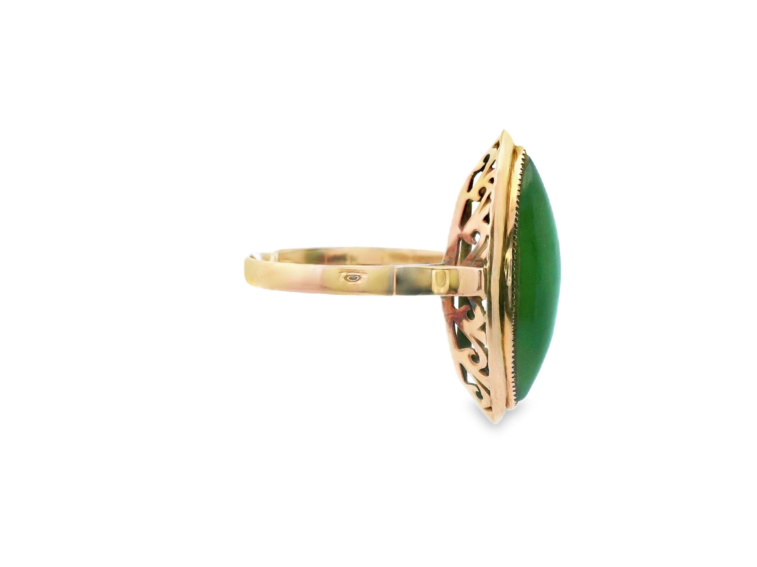 Donna 14K Yellow Gold Green Jade Cabochon Statement Ring in vendita