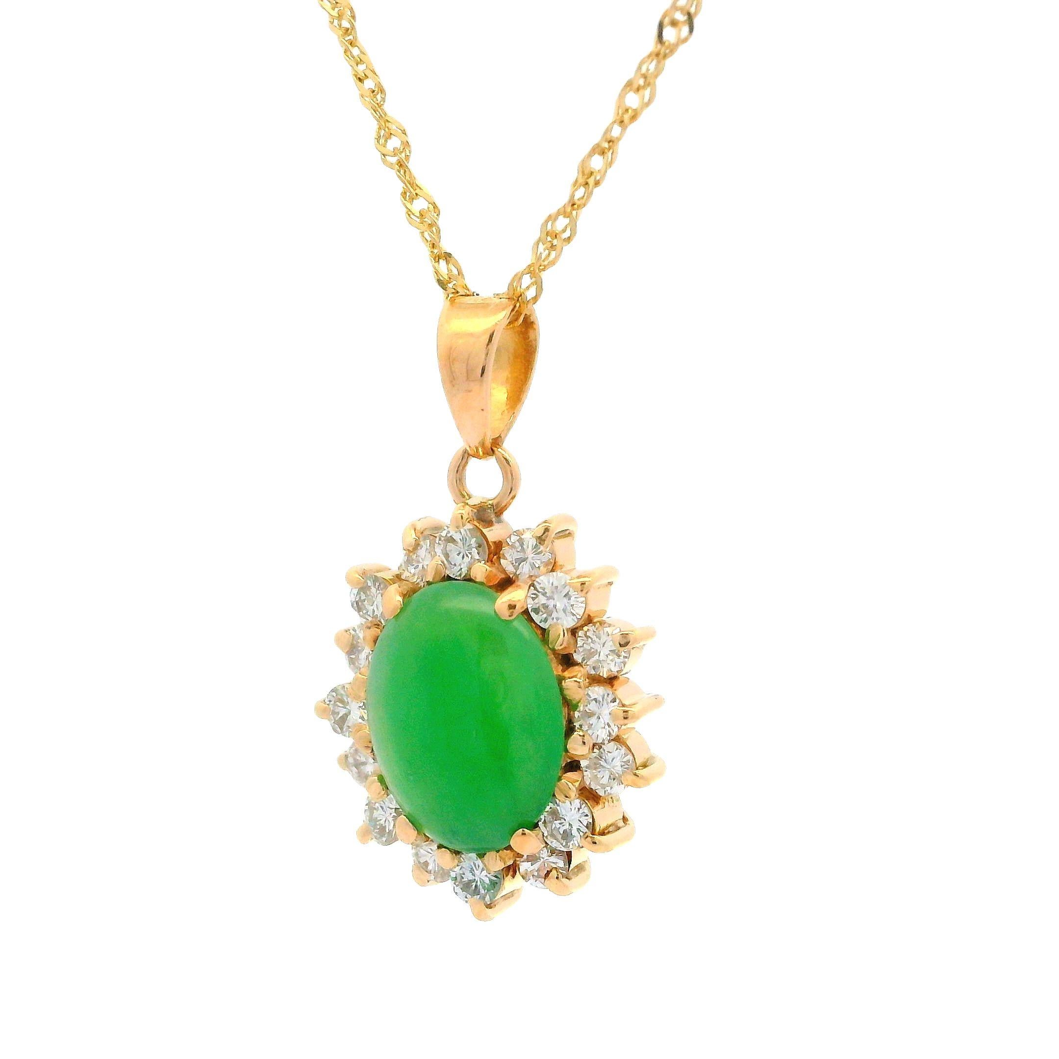 -Pierre(s)
(1) Jade véritable naturel - Cabochon ovale - serti - couleur vert pomme brillant - 9,4 x 7,4 mm (approx.)
(16) Diamant naturel véritable - taille ronde brillante - serti clos - couleur G/H - pureté VS1-VS2 - 0,50ctw (approx.)

MATERIAL :