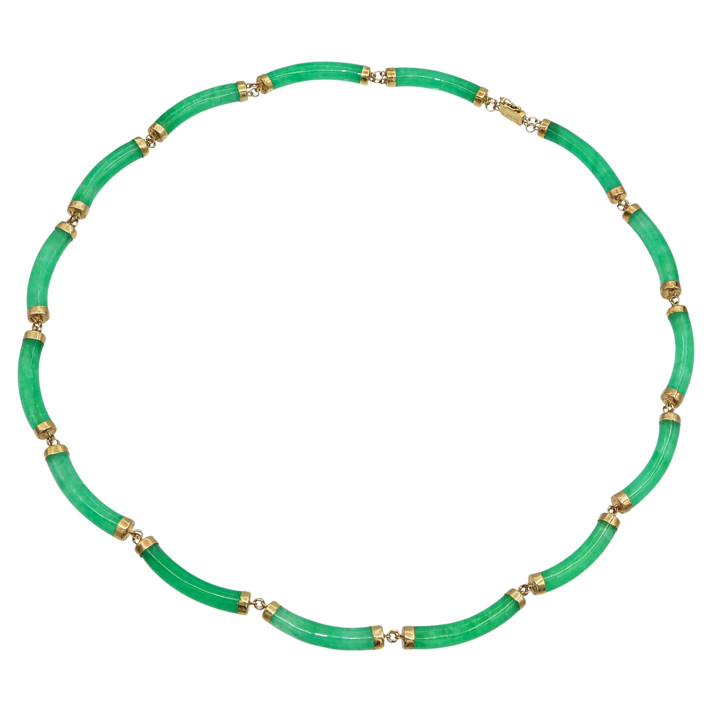 Collana con stazione di giadeite verde in oro giallo 14k