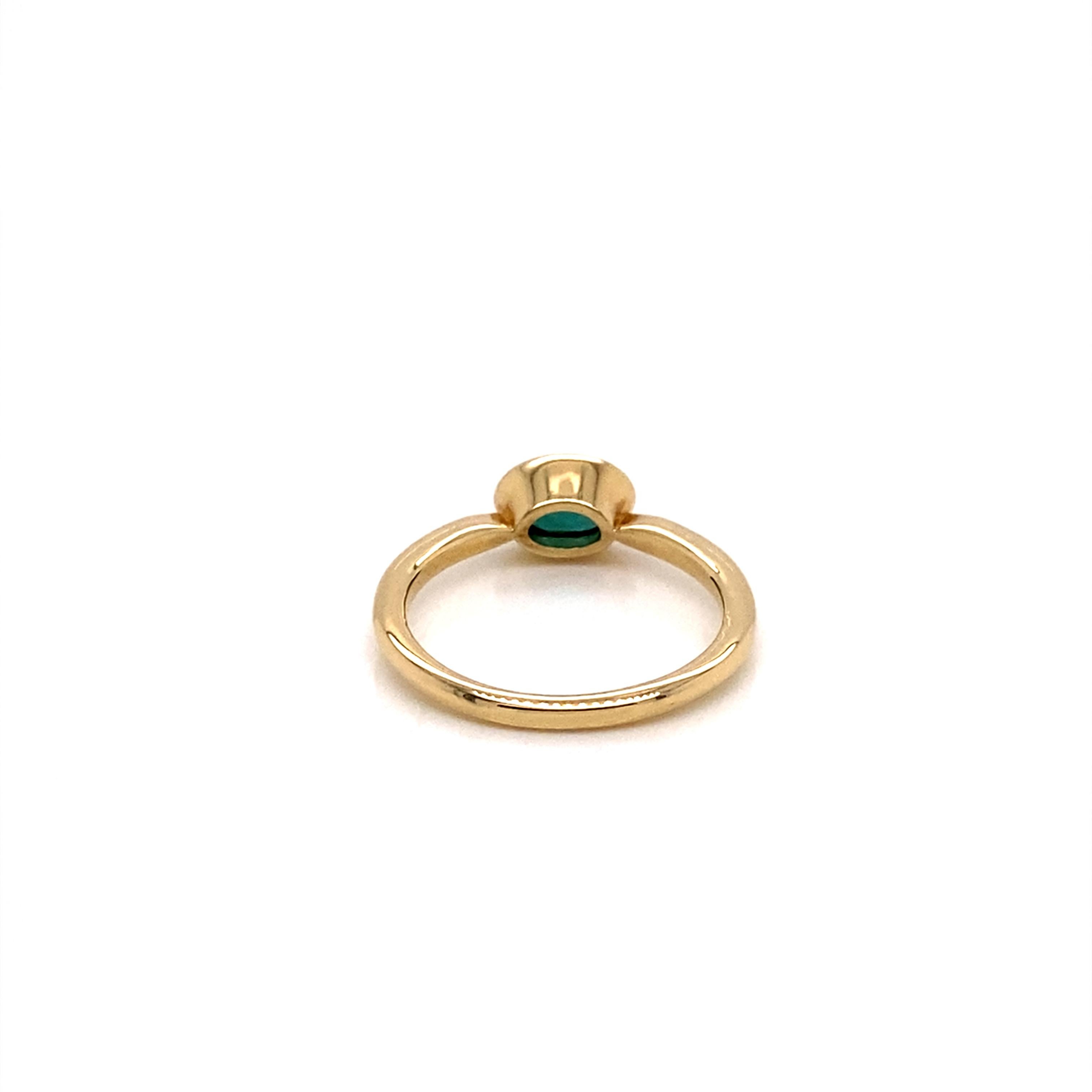 Contemporary 14k Yellow Gold Green Oval Tourmaline East West Horizontal Ring For Sale