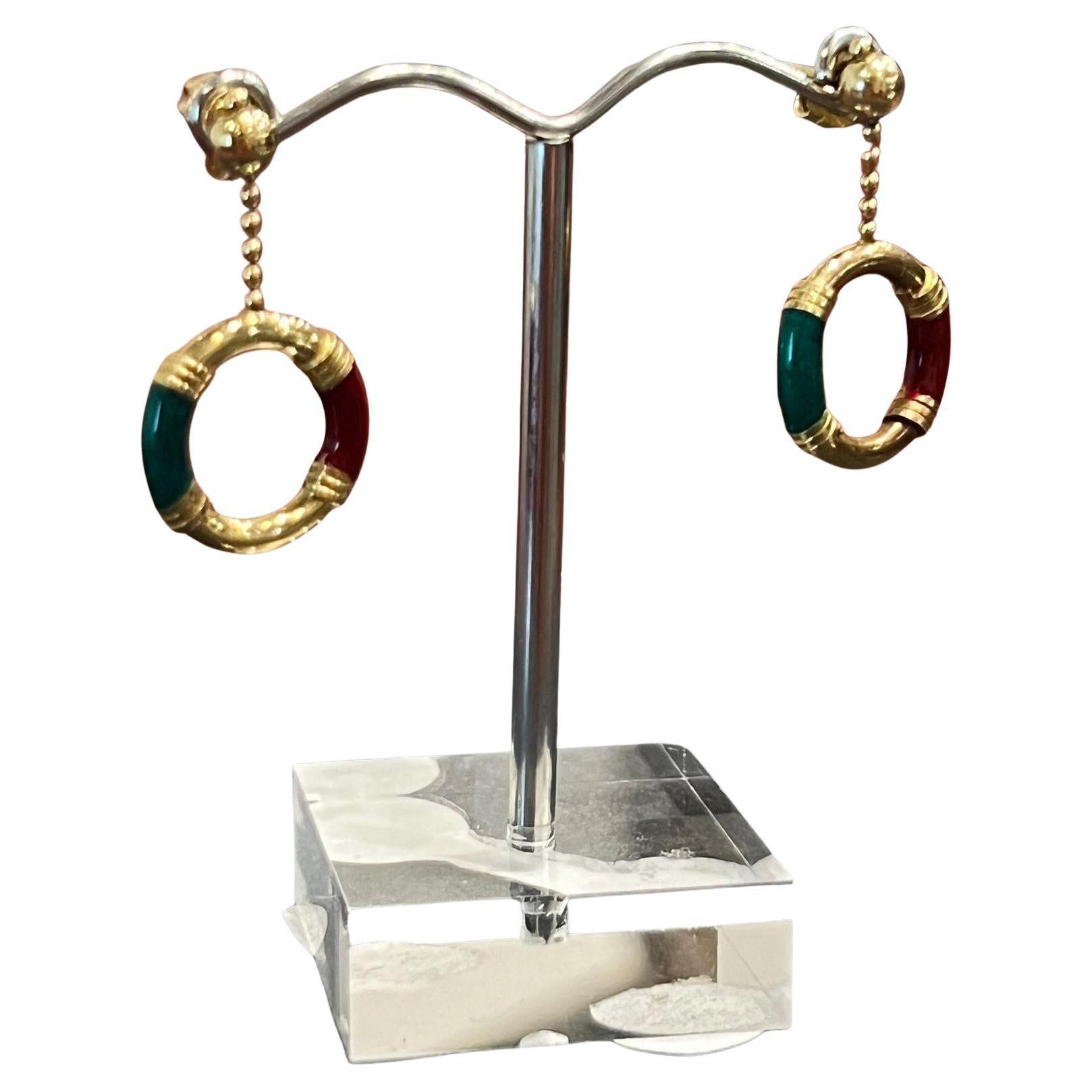 14K Gelbgold, grüne & rote Emaille Runde Vintage-Ohrringe (Anhänger) im Angebot