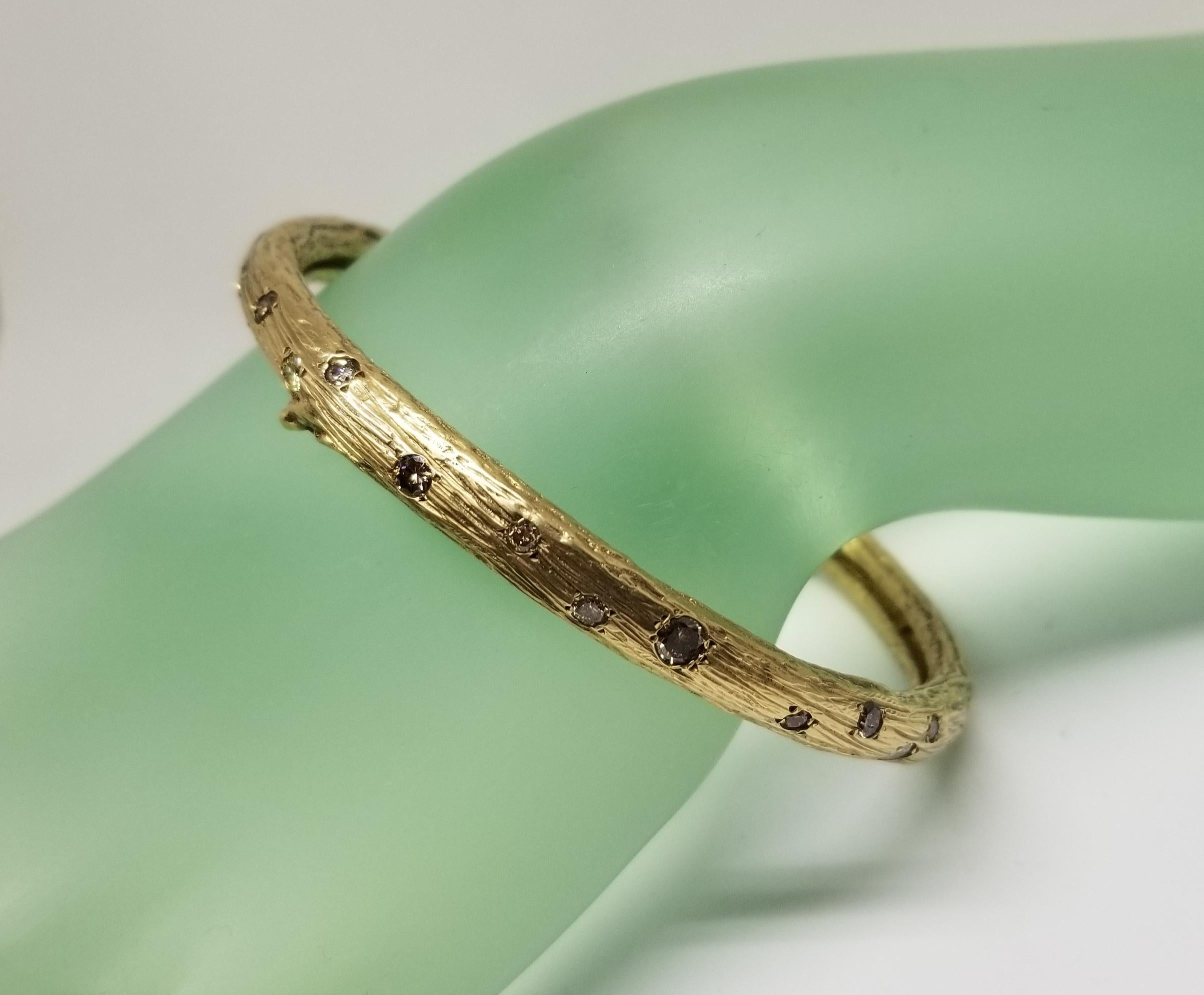 Round Cut 14 Karat Yellow Gold Gresha Signature Bark Bangle with 31 Round Natural Diamonds