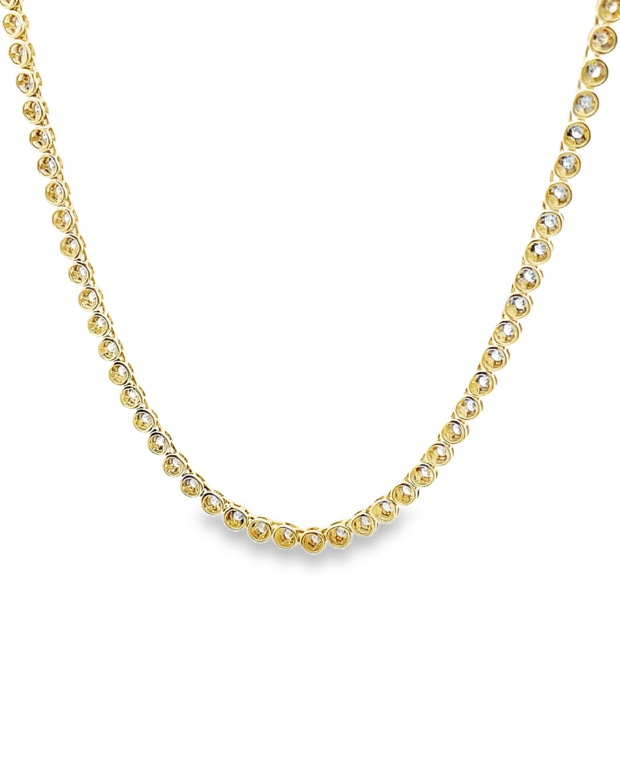 Taglio rotondo Collana Tennis mezza graffetta in oro giallo 14K con diamanti incastonati a illusione in vendita