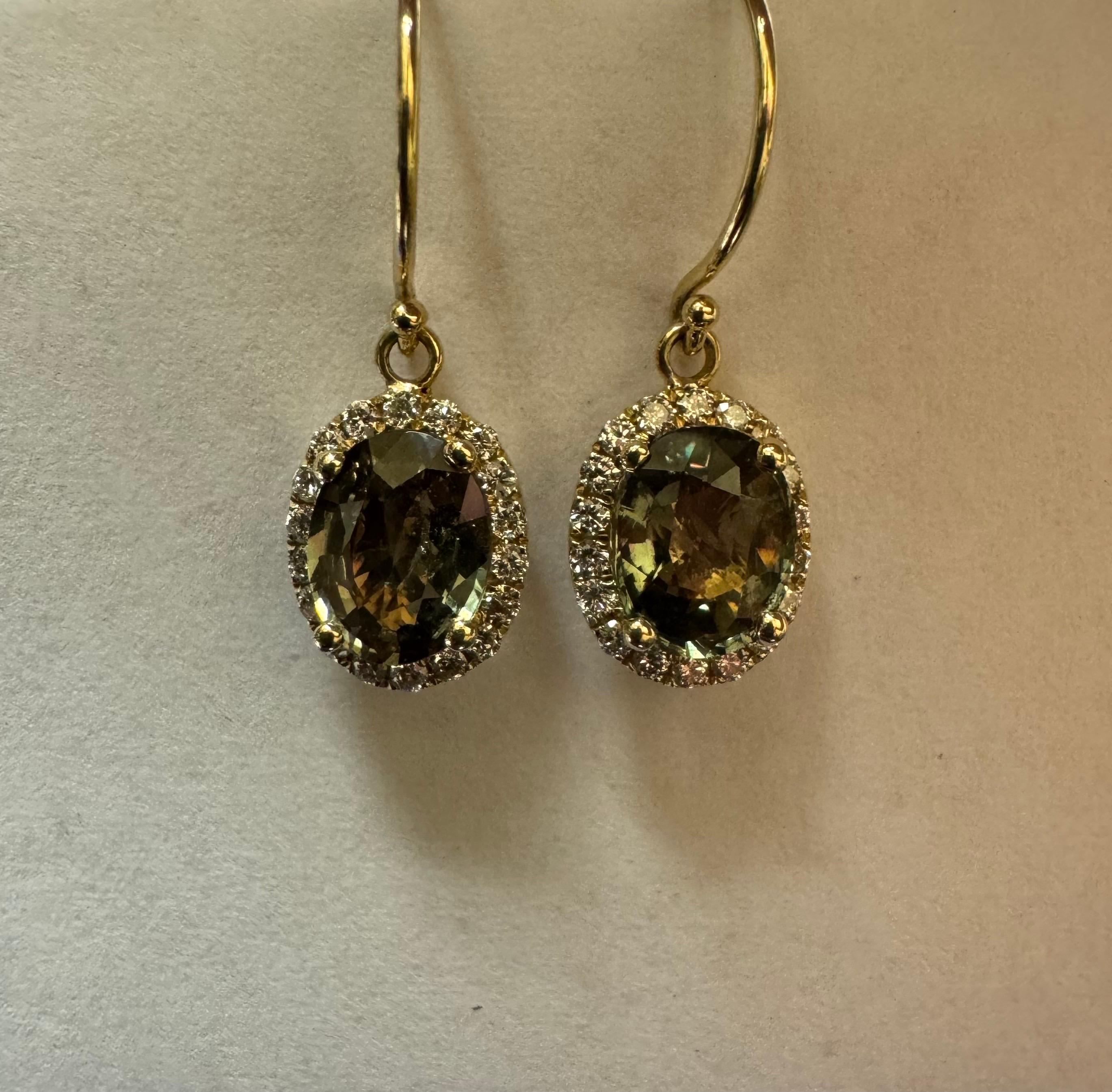 Women's or Men's 14K Yellow Gold Halo Diamond GIA Certified 3 Carat Oval Alexandrite Earrings