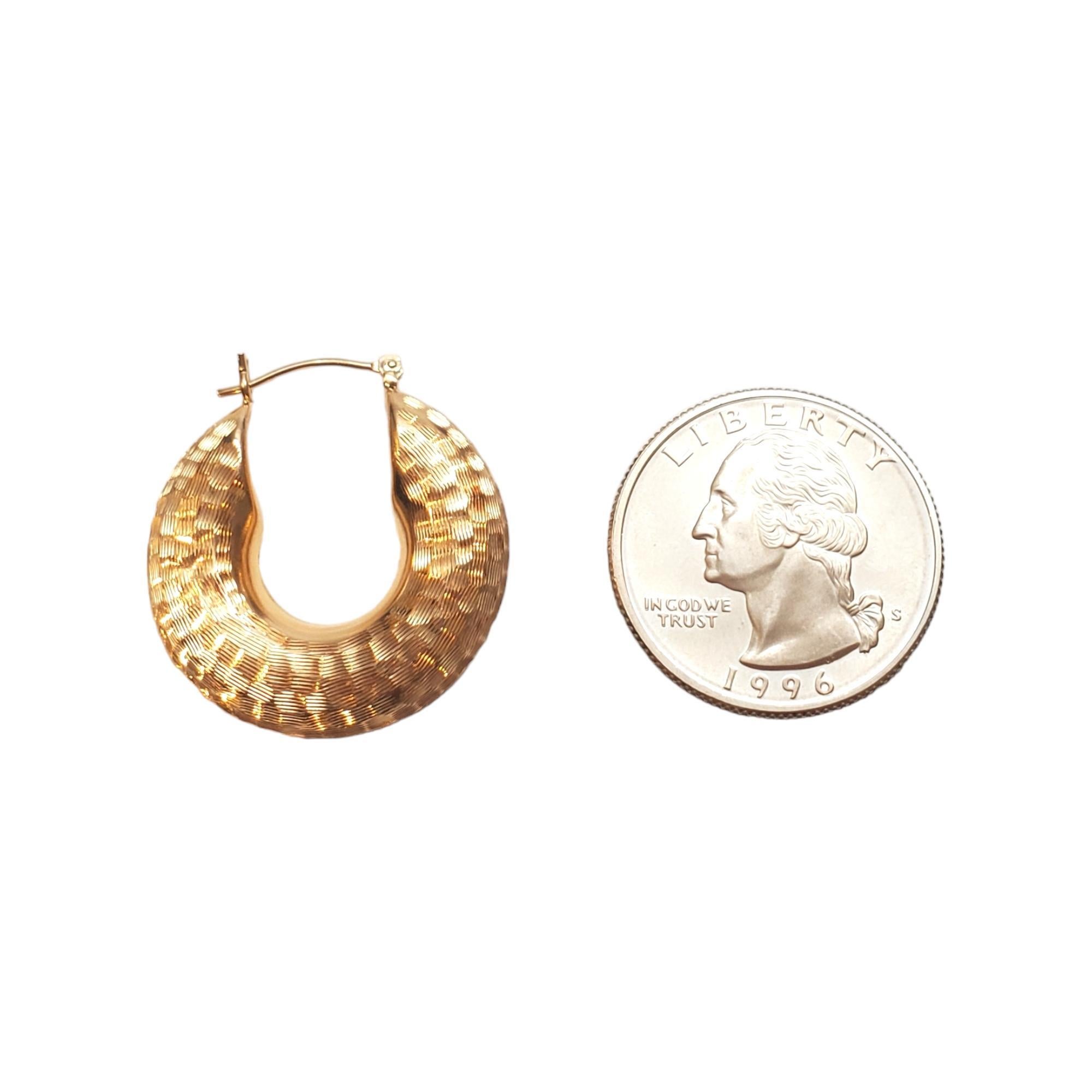 Créoles martelées en or jaune 14 carats n° 17937 en vente 4