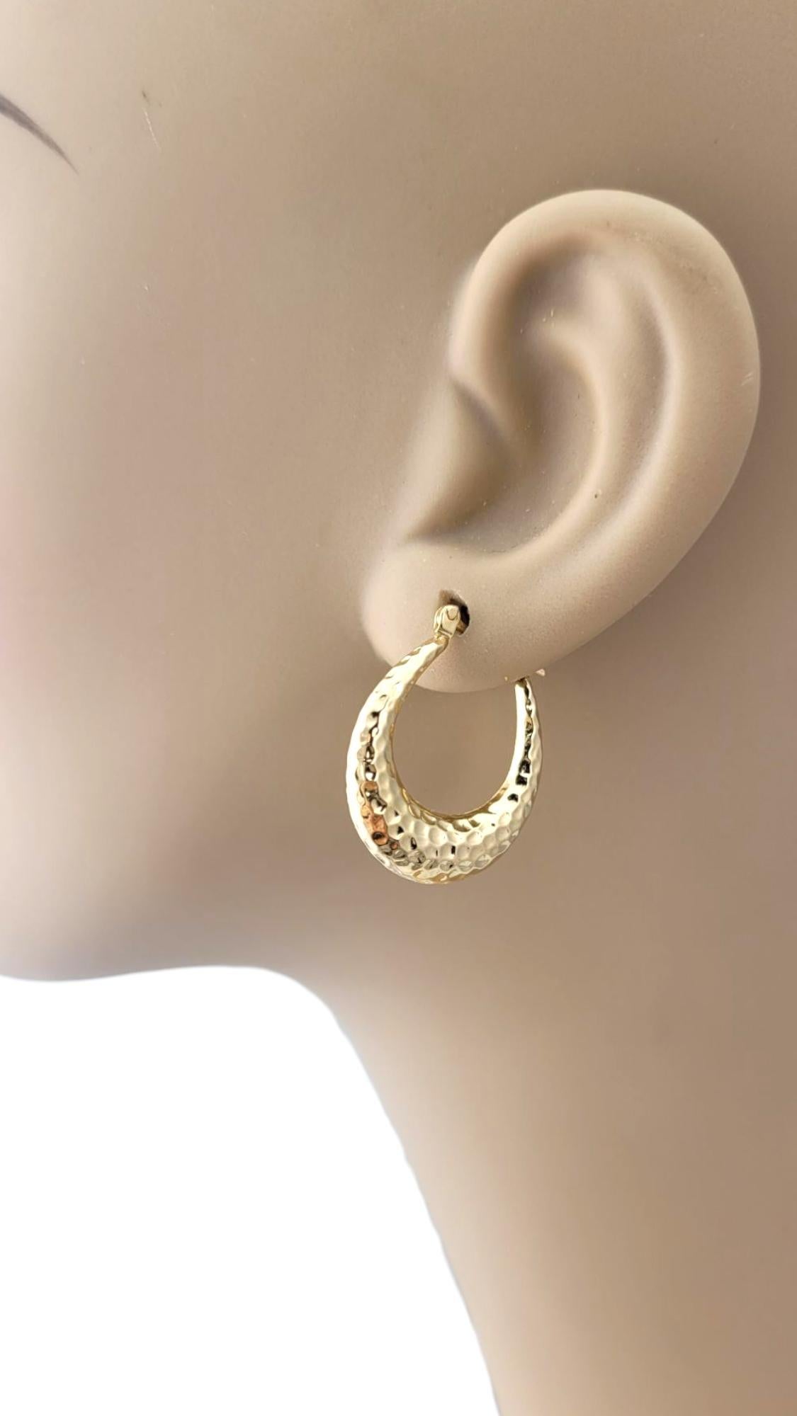 14K Yellow Gold Hammered Hoop Earrings #21709 in vendita 2