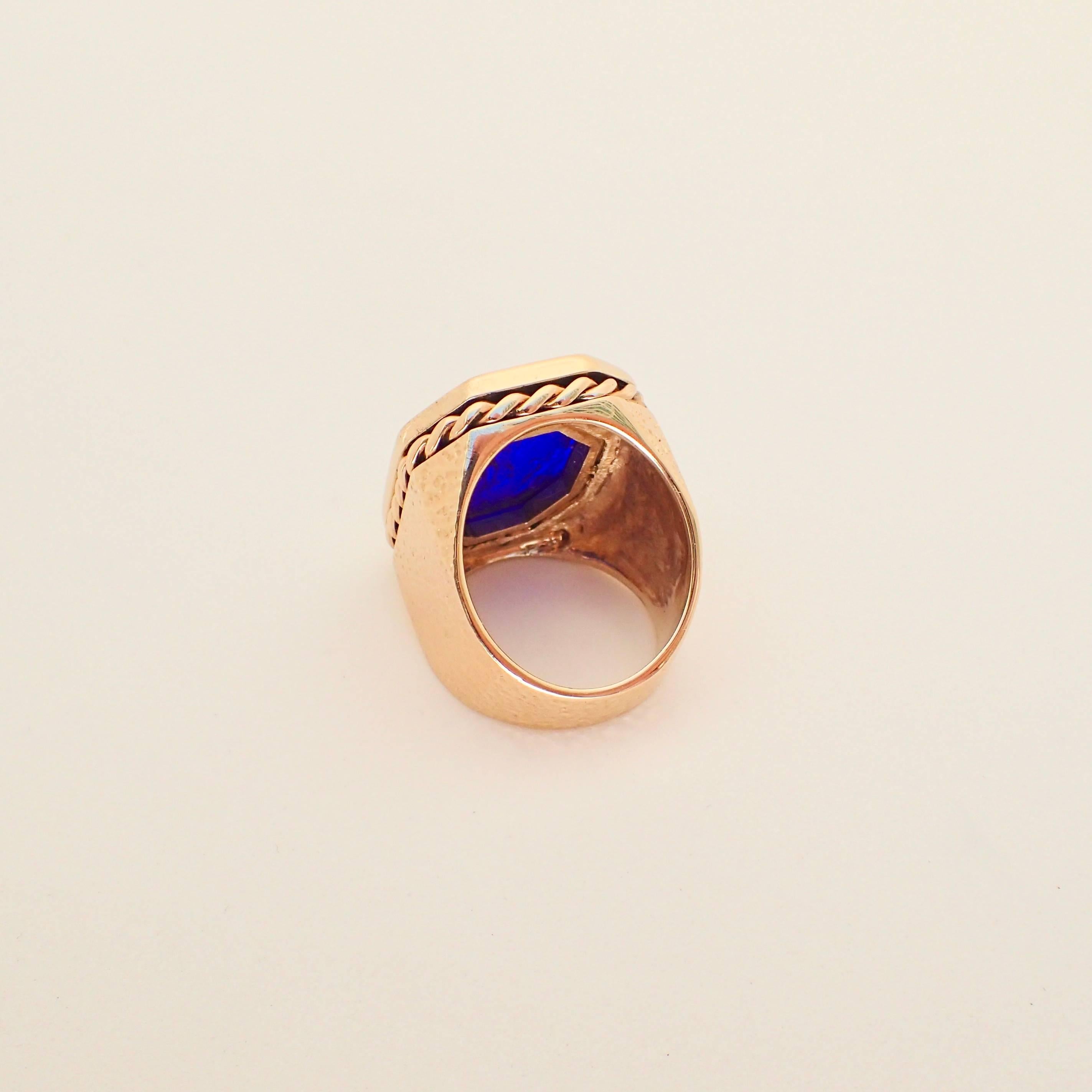 14 Karat Gold Hammered Texture Blue Intaglio Ring with 0.43 Carat of Diamond For Sale 10