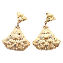 14 Karat Yellow Gold Hand Engraved and Pierced Leaf Dangle Earrings, 13.73 Grams 14 Karat Yellow Gold Hand Engraved and Pierced Leaf Dangle Earrings, 13.73 Grams