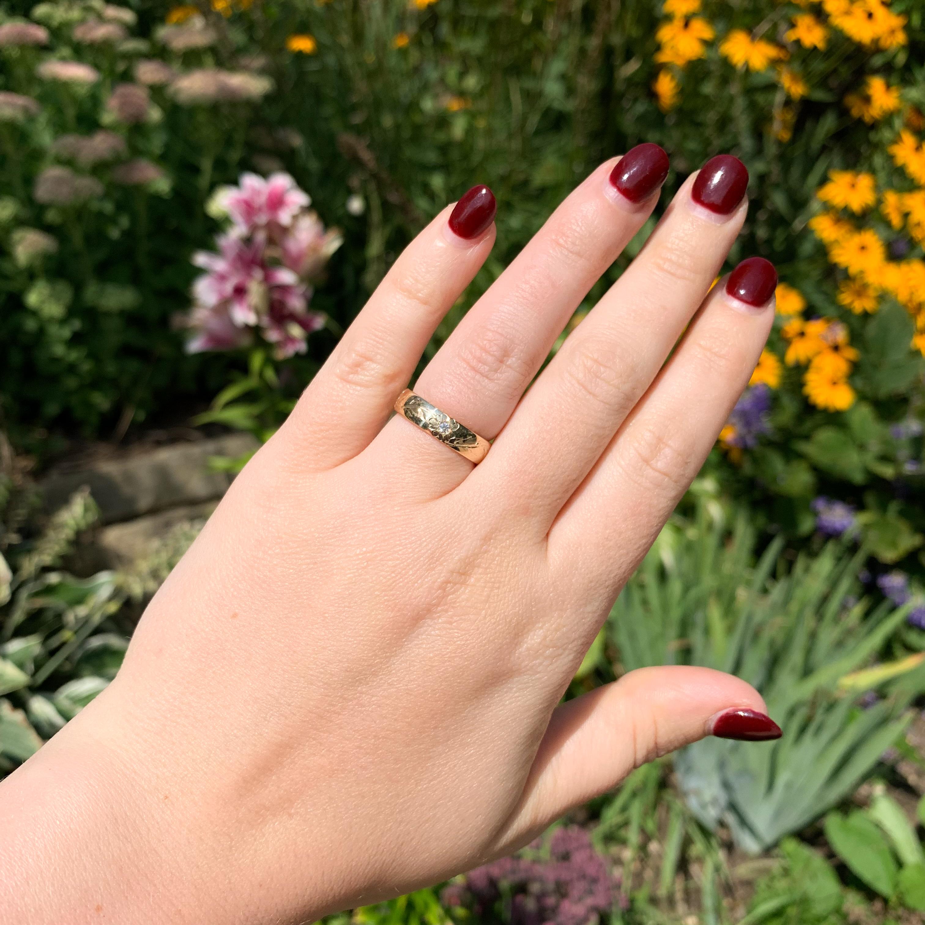 14K Yellow Gold Hand Engraved Wide Diamond Wedding Band size 6.5 In Good Condition For Sale In Big Bend, WI