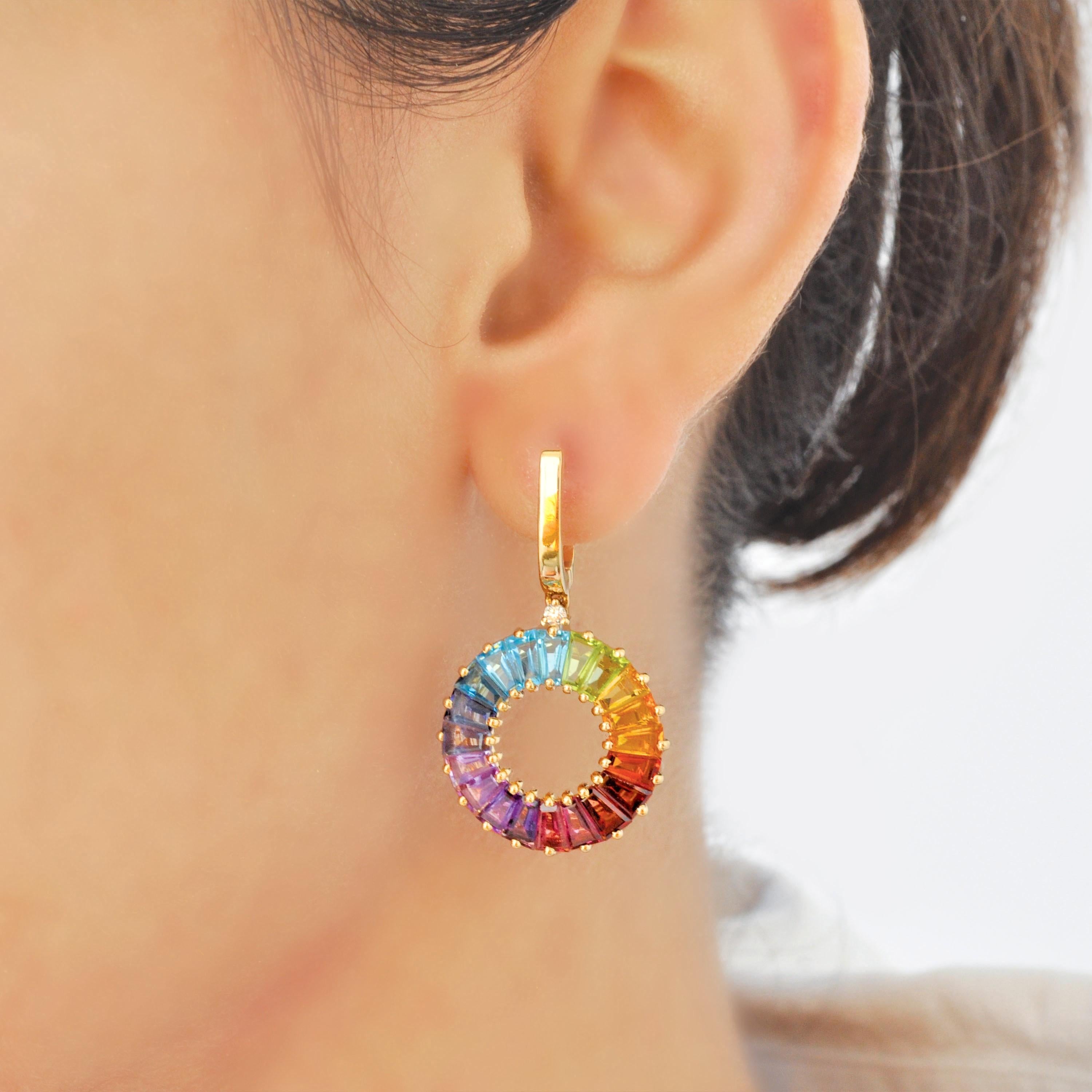 14K Yellow Gold Handcrafted Rainbow Natural Gemstone Pendant Earrings Set In New Condition For Sale In Jaipur, Rajasthan