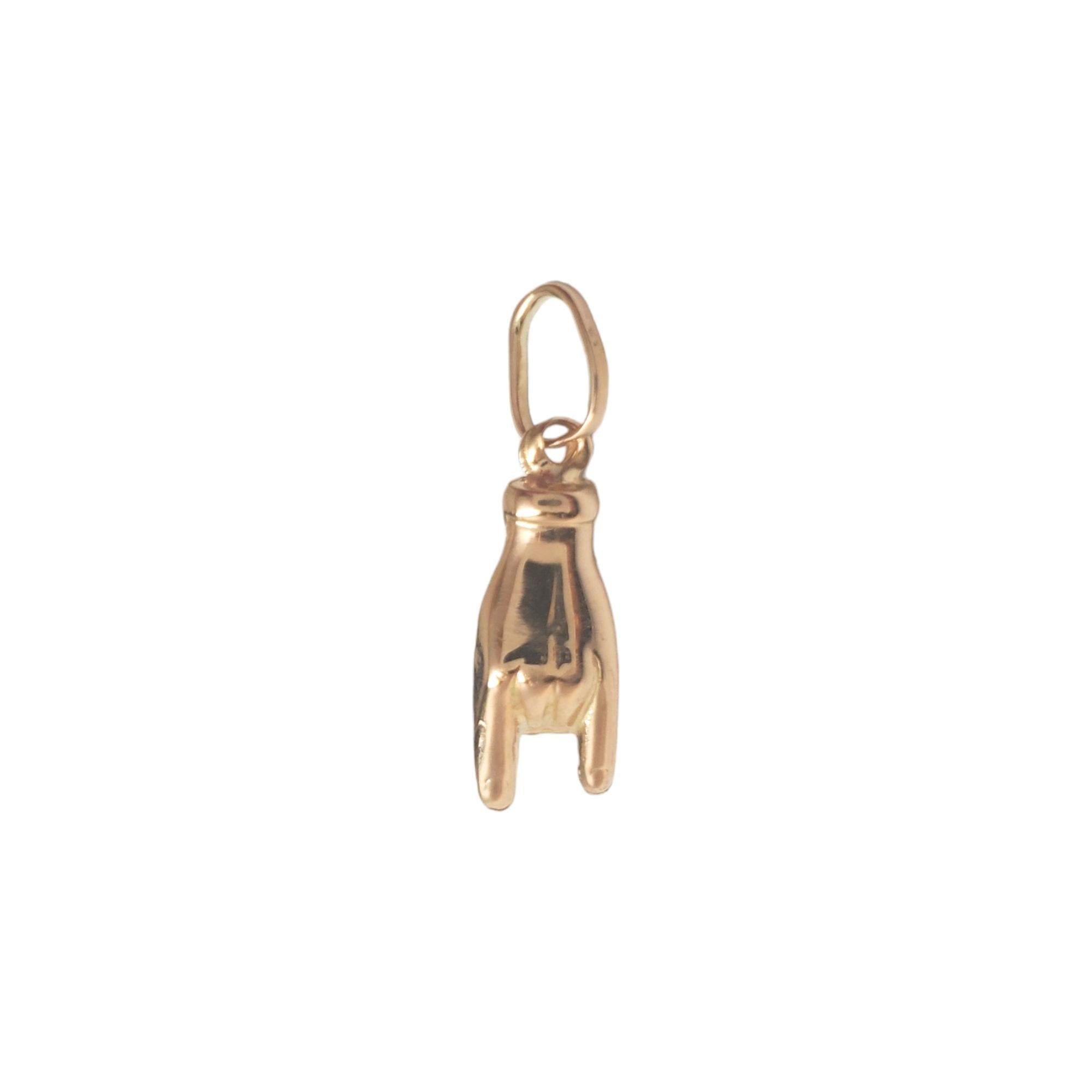 14K Yellow Gold Hang Loose Charm

Hang loose with this awesome charm in 14K yellow gold!

Hallmark: 14KT ITALY

Weight: 0.58 dwt./ 0.90 g

Length w/ bail: 23.1 mm 

Size: 6.62 mm X 6.48 mm X 4.93 mm

Very good condition, professionally