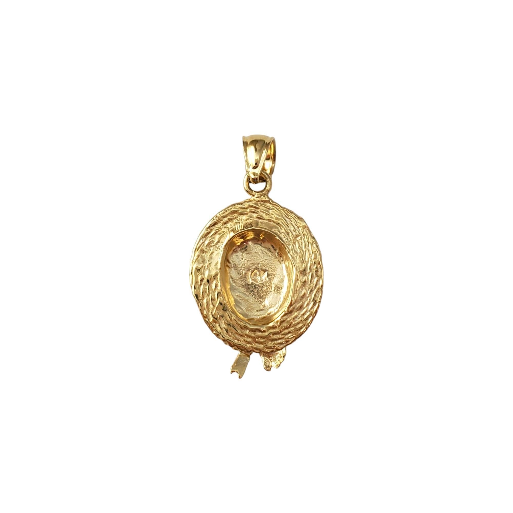 Vintage 14K Yellow Gold Hat Charm-

Elevate your style with this exquisite hat charm! 

Size:  21.6 mm  x  14.5 mm X 4.0mm 

Weight:  1.6 dwt./  2.5 gr.

Stamped:  14K

Will come packaged in a gift box or pouch (when possible) and will be shipped