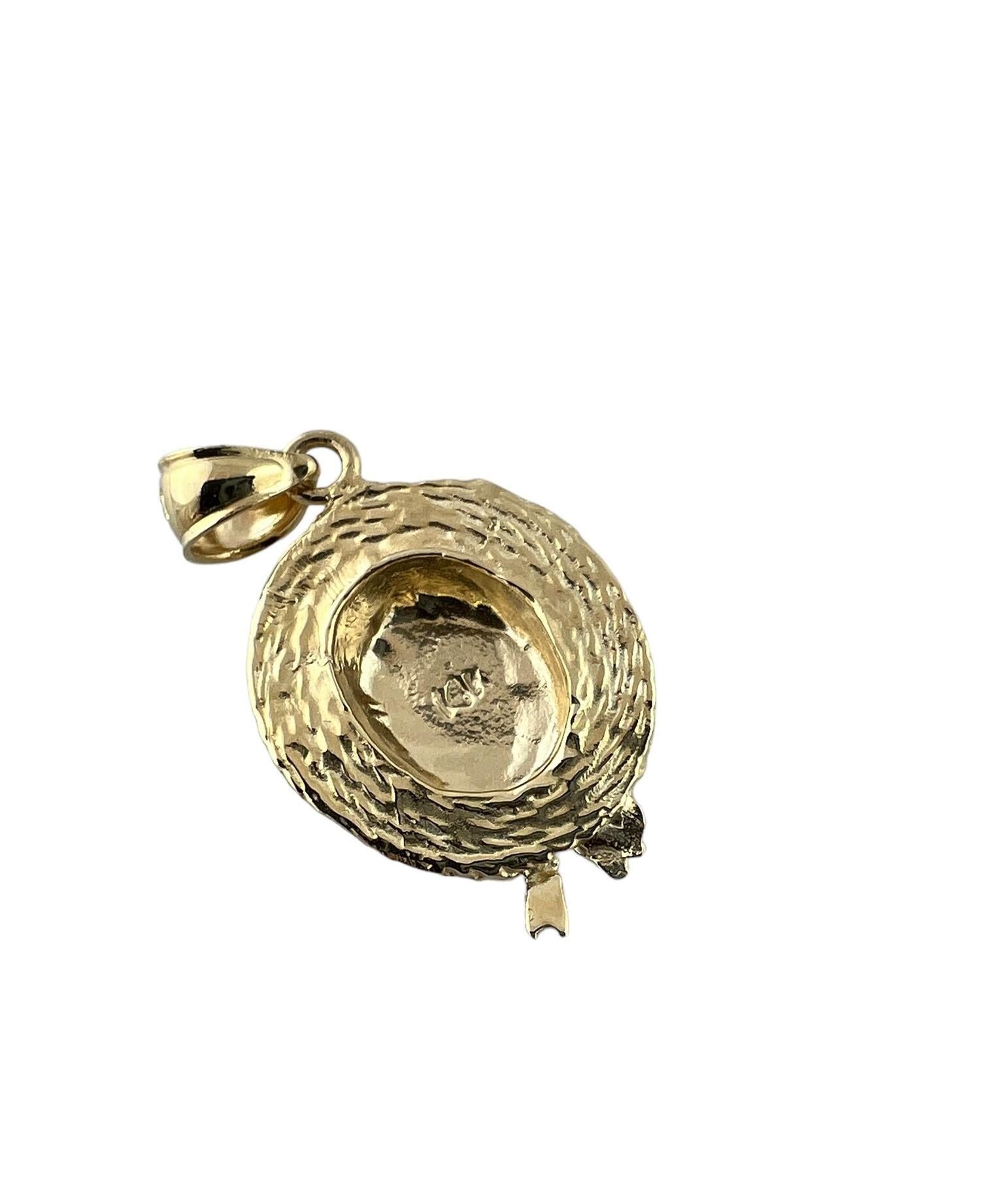 14K Yellow Gold Hat Bonnet Charm #16561 In Good Condition For Sale In Washington Depot, CT