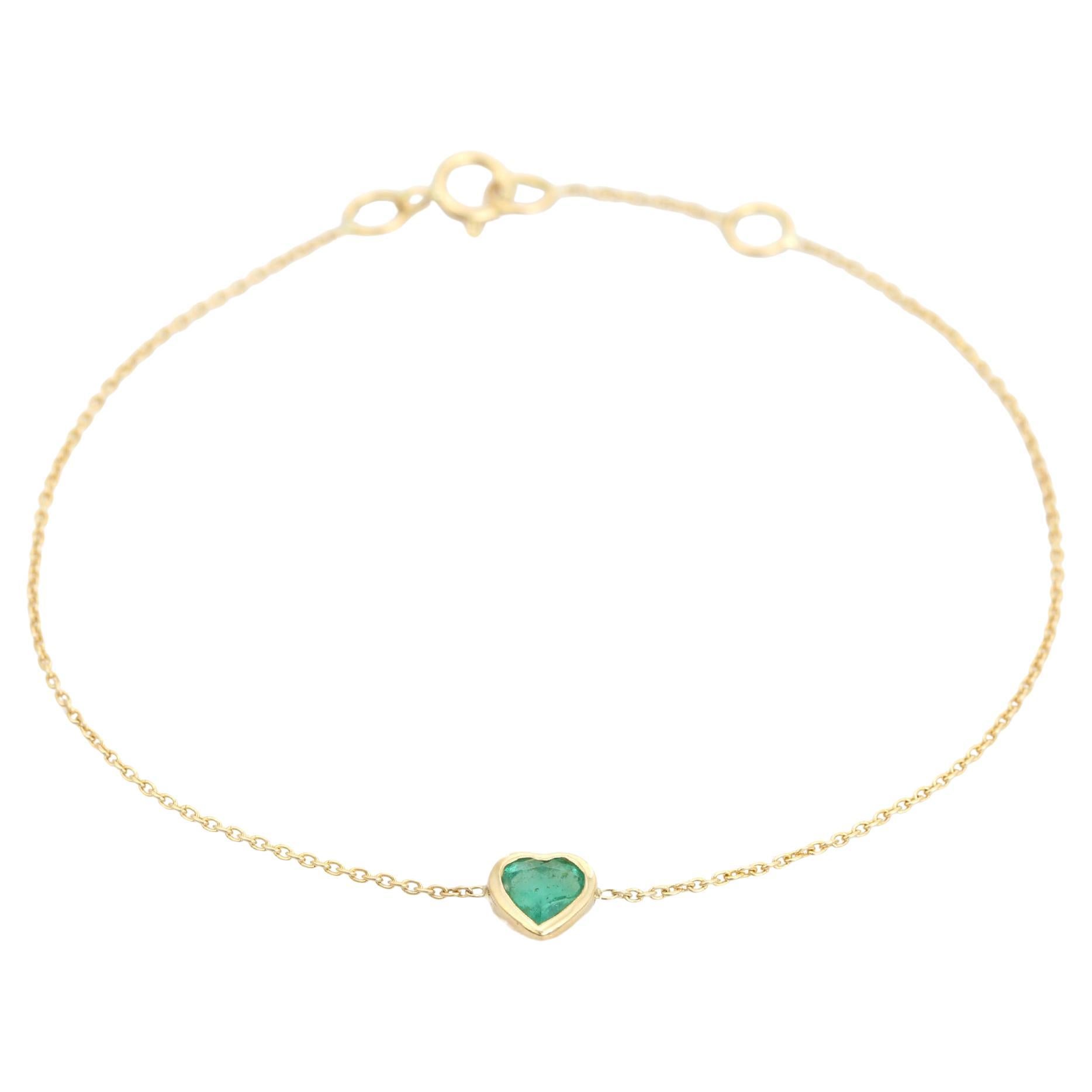 Bracelet de chaîne en or jaune 14K serti d
émeraudes en forme de coeur pour femmes