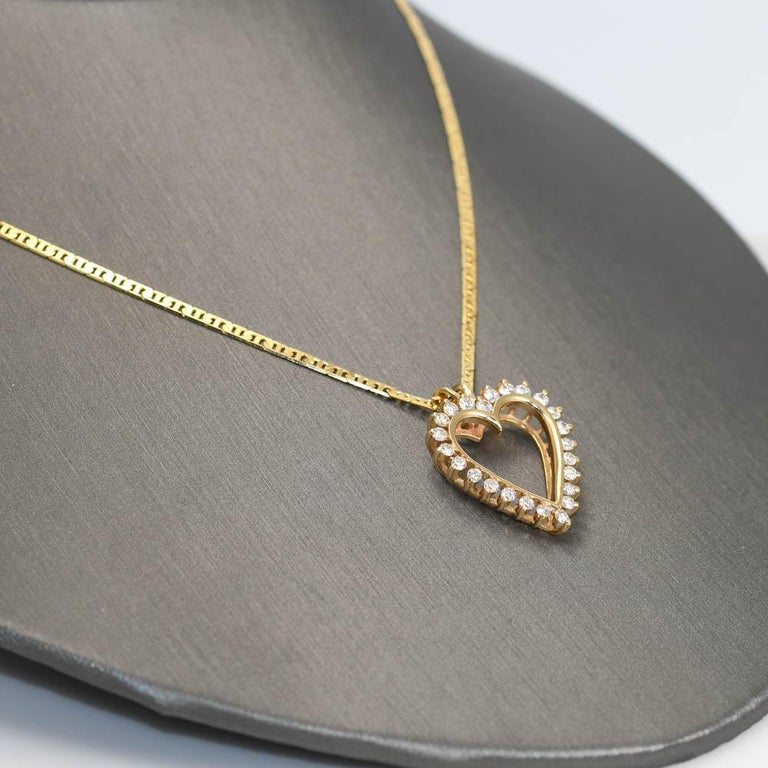 14K Yellow Gold Heart Diamond Pendant Necklace, 9.8gr For Sale at 1stDibs