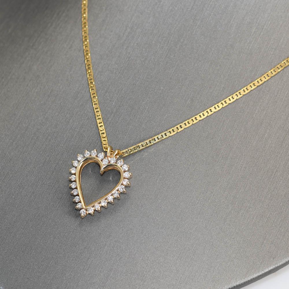 14K Yellow Gold Heart Diamond Pendant Necklace, 9.8gr In Excellent Condition For Sale In Laguna Beach, CA