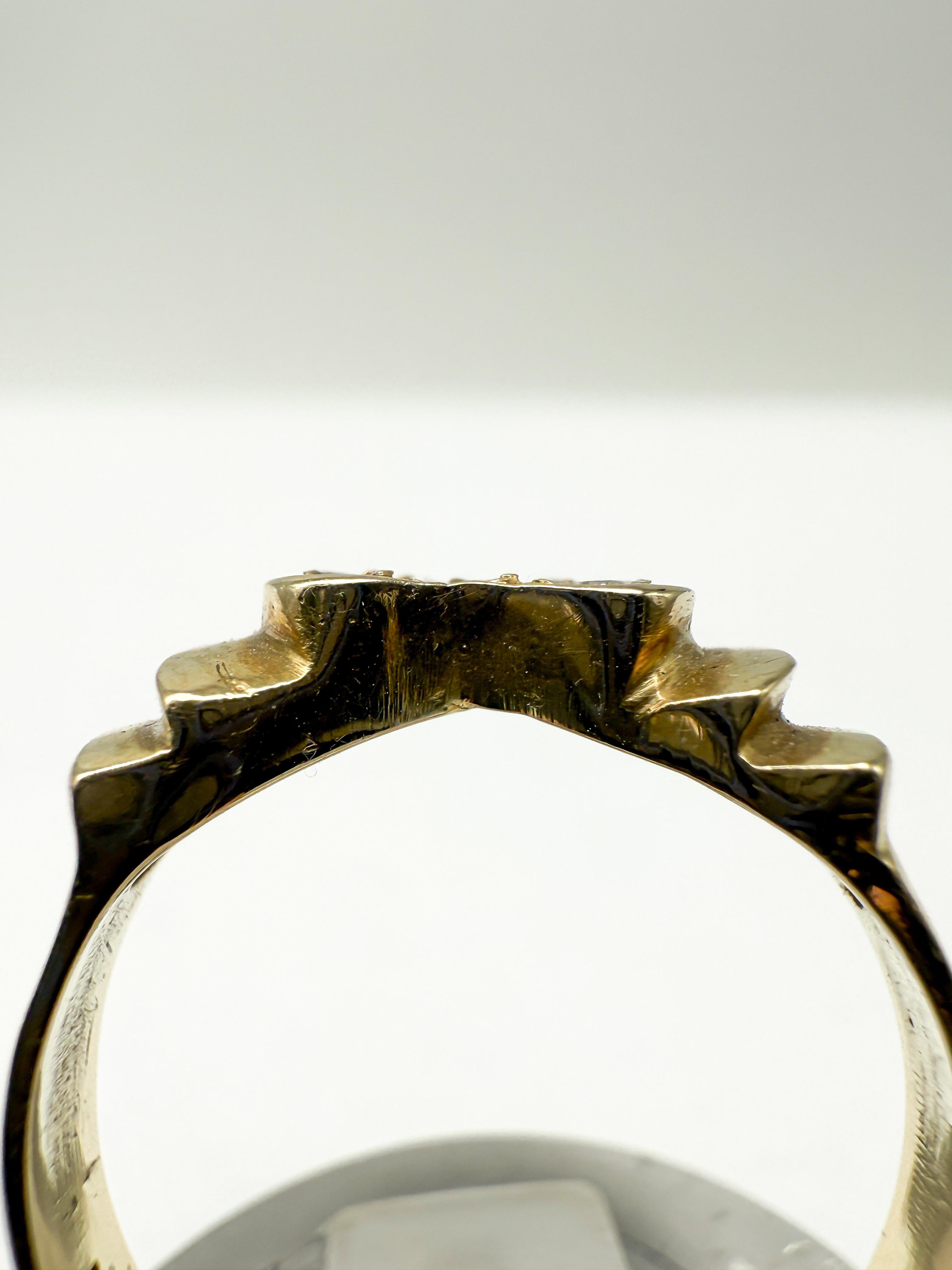 Brilliant Cut 14K Yellow Gold Heart Ring with 9 Brilliant For Sale