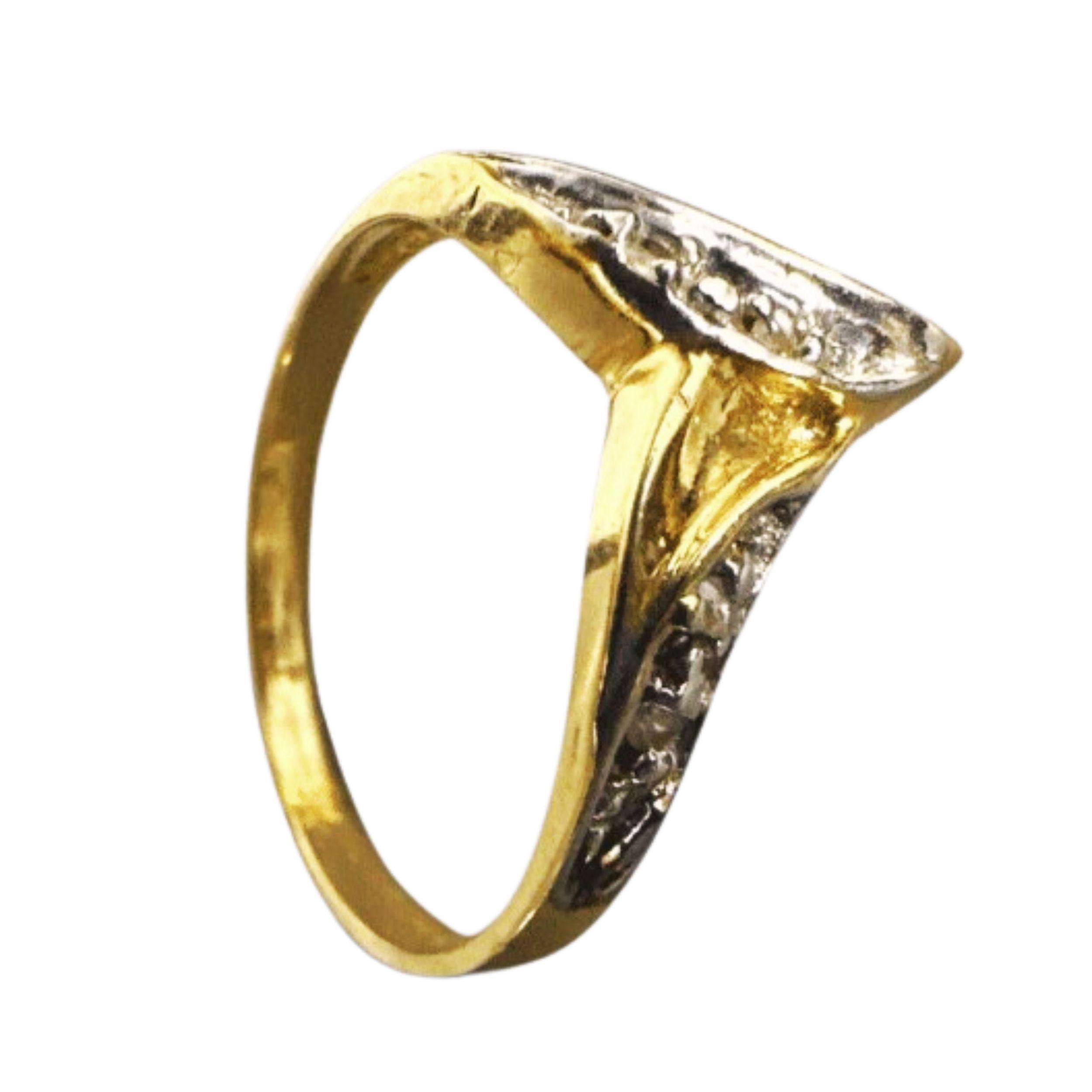Bague cœur en or jaune 14 carats avec accents en or blanc et de minuscules diamants taille 6 en vente 1