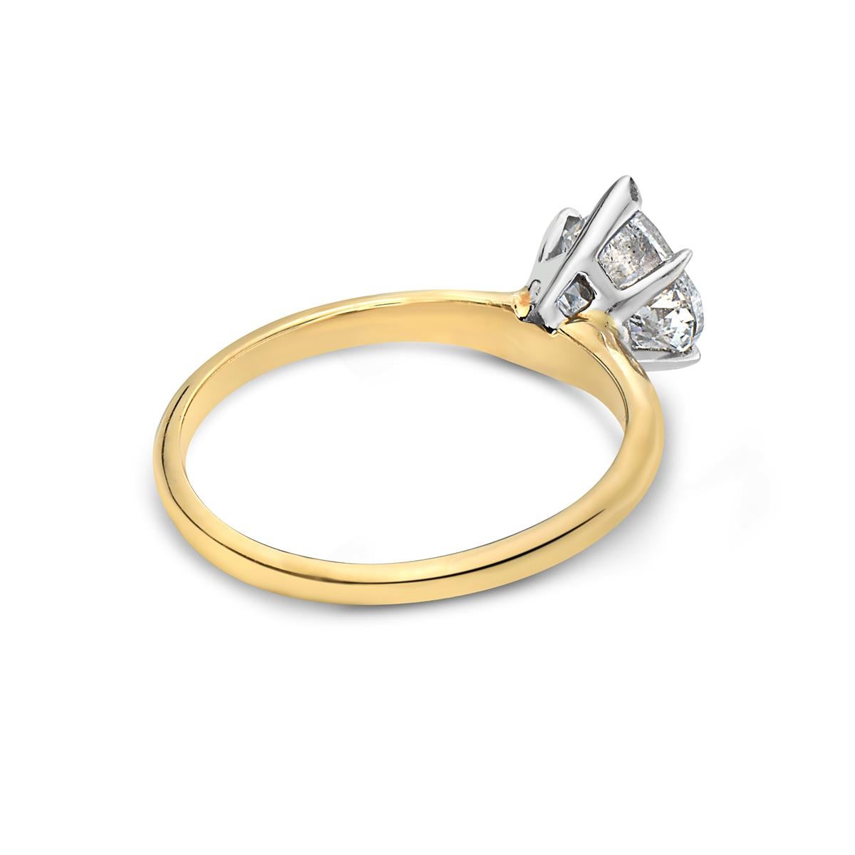 Contemporain Bague de fiançailles en forme de cœur en or jaune 14 carats en vente