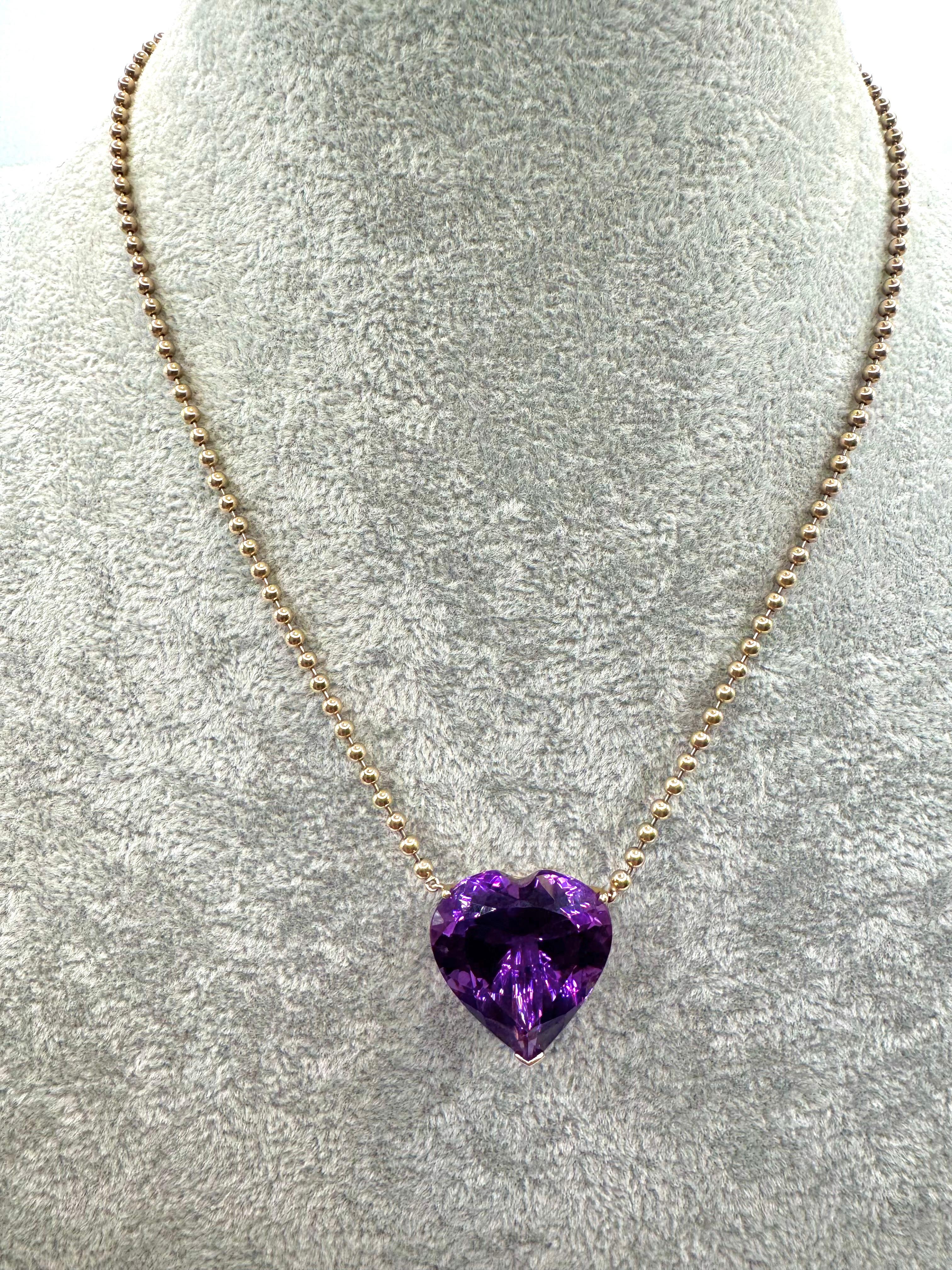Collier d'améthyste en forme de cœur en or jaune 14 carats en vente 1