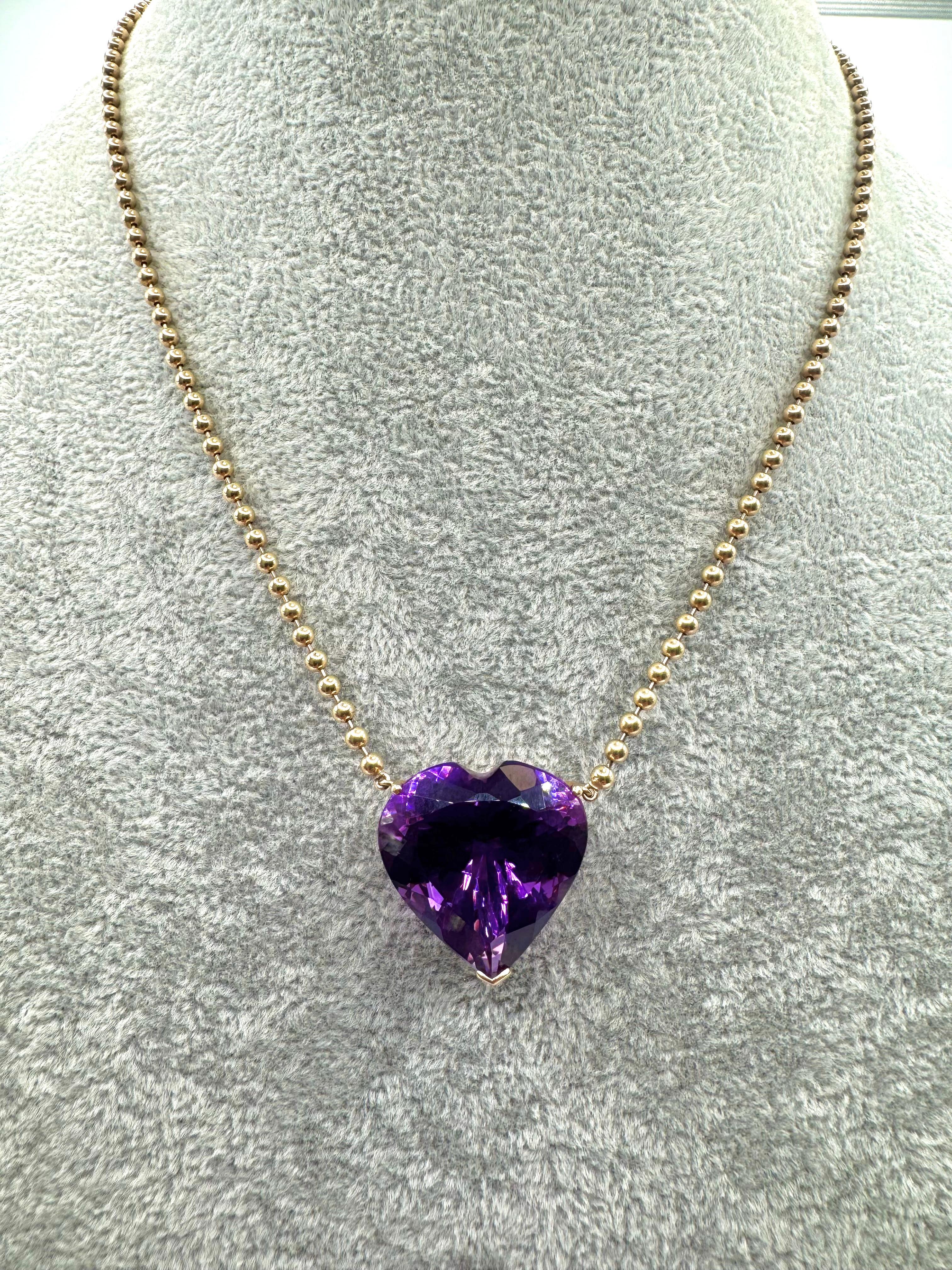 Collier d'améthyste en forme de cœur en or jaune 14 carats en vente 2