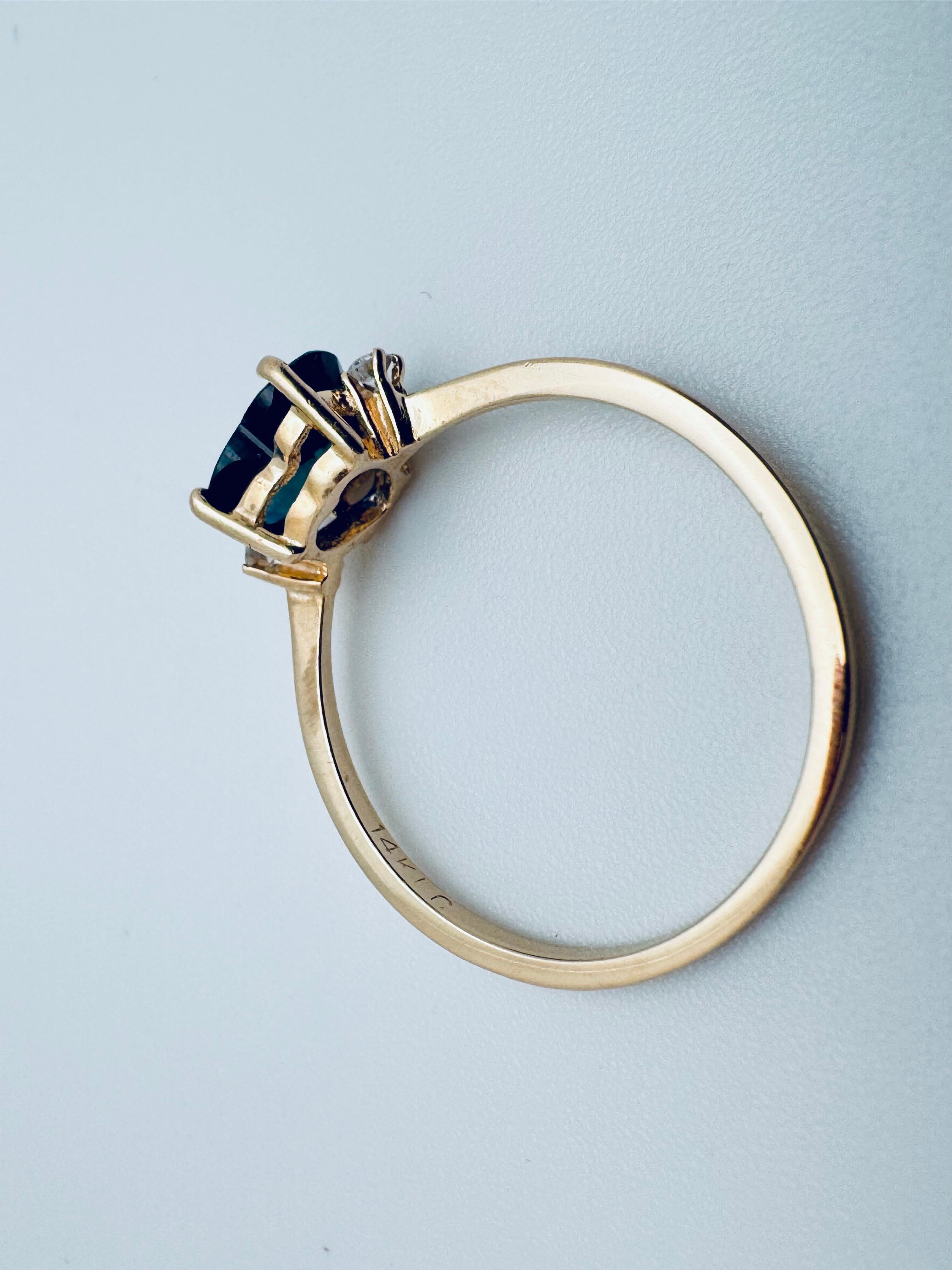 Bague en or jaune 14K en forme de cœur avec saphir bleu et diamant en vente 2