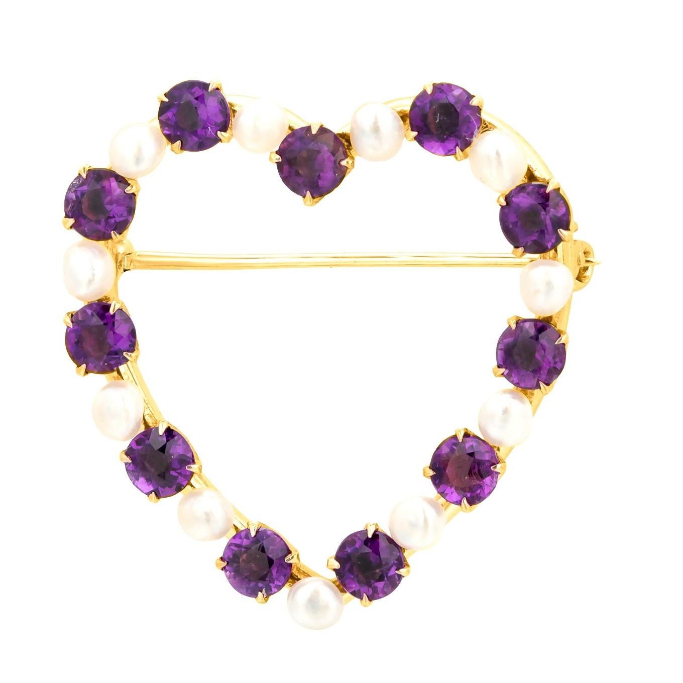 14K Yellow Gold Heart Shaped Pin with Semi Baroque Pearls and Amethysts For Sale 2