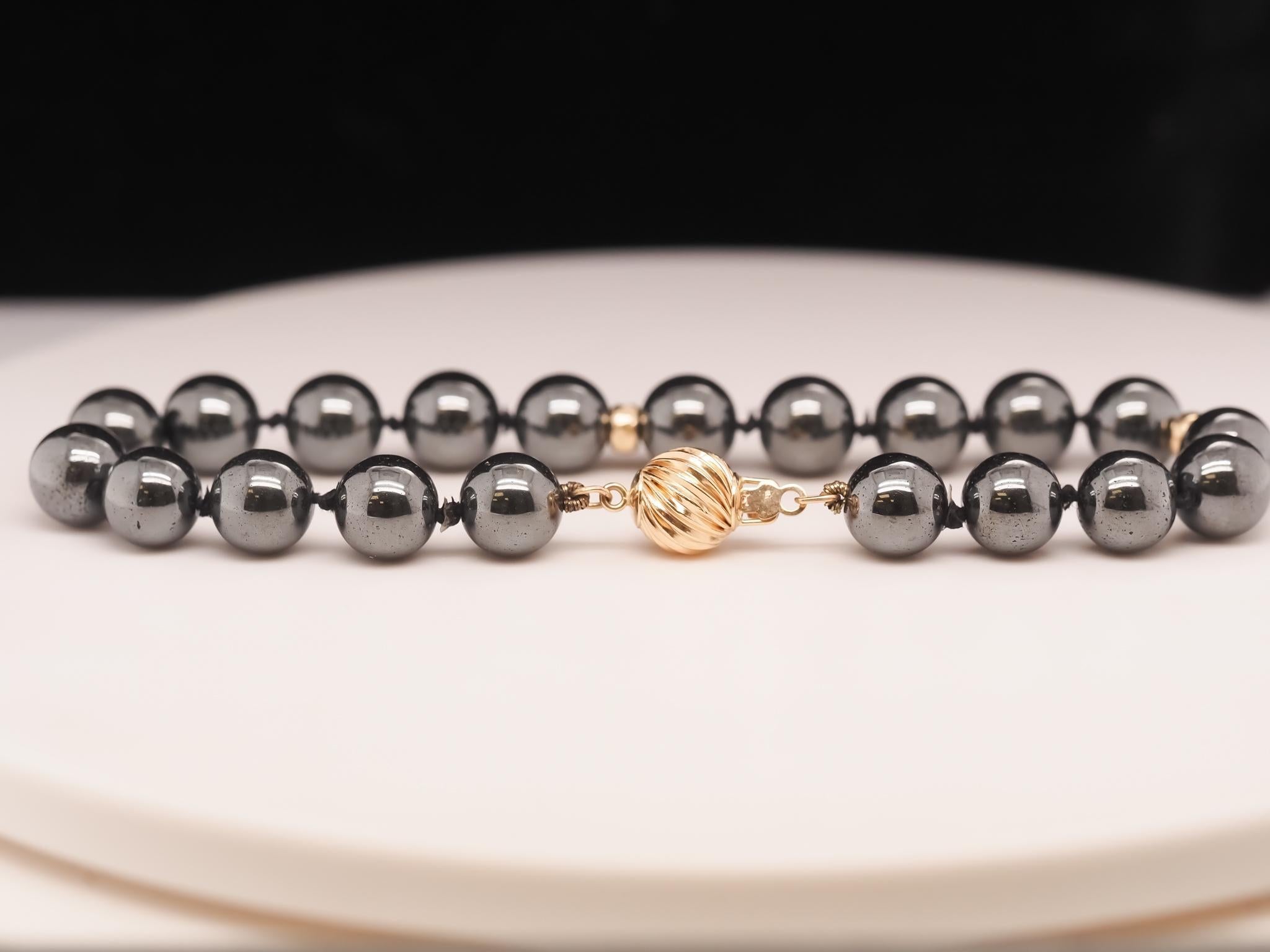 14K Yellow Gold Hematite Necklace and Bracelet Set In Good Condition For Sale In Hicksville, NY
