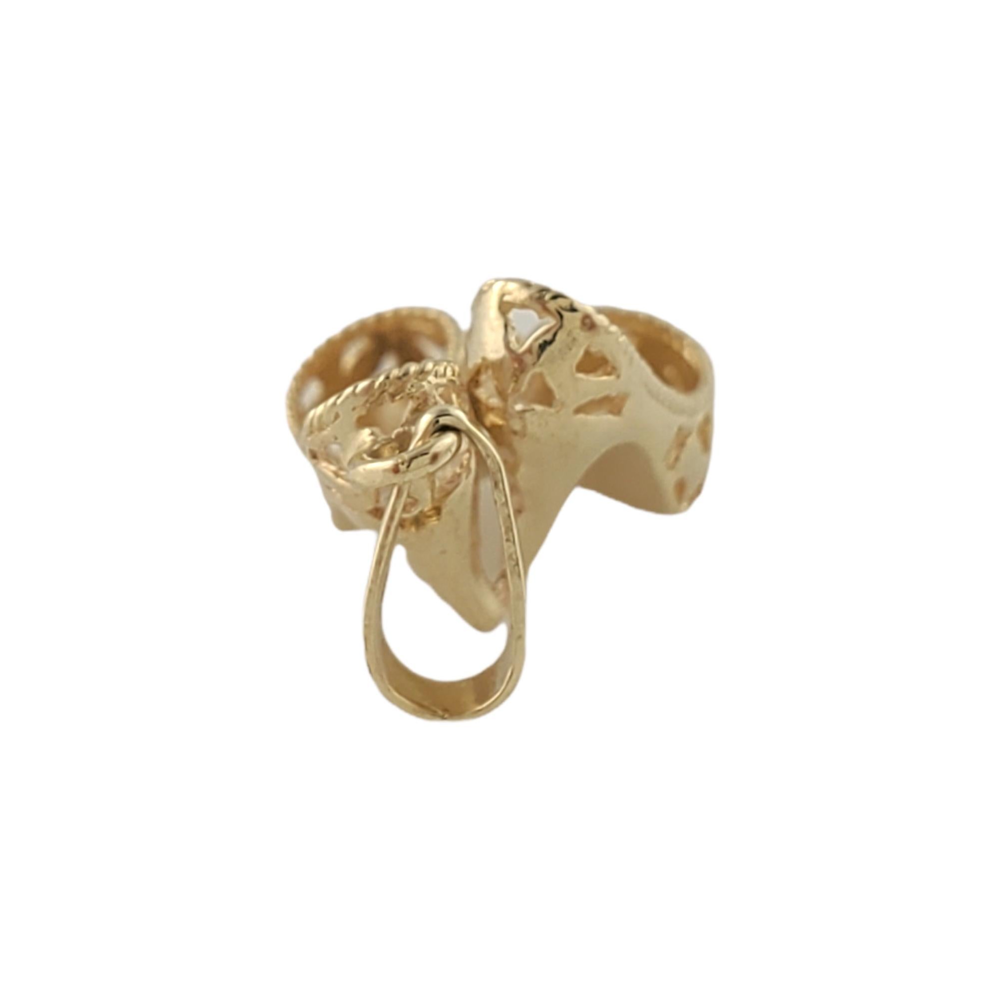 14K Yellow Gold High Heels Charm

This 3D charm features a pair of meticulously detailed high heels in 14K yellow gold.

Size: 16 mm X 8 mm

Weight: 1.2 g/ 0.7 dwt

Hallmark: 14K

Very good condition, professionally polished.

Will come packaged in