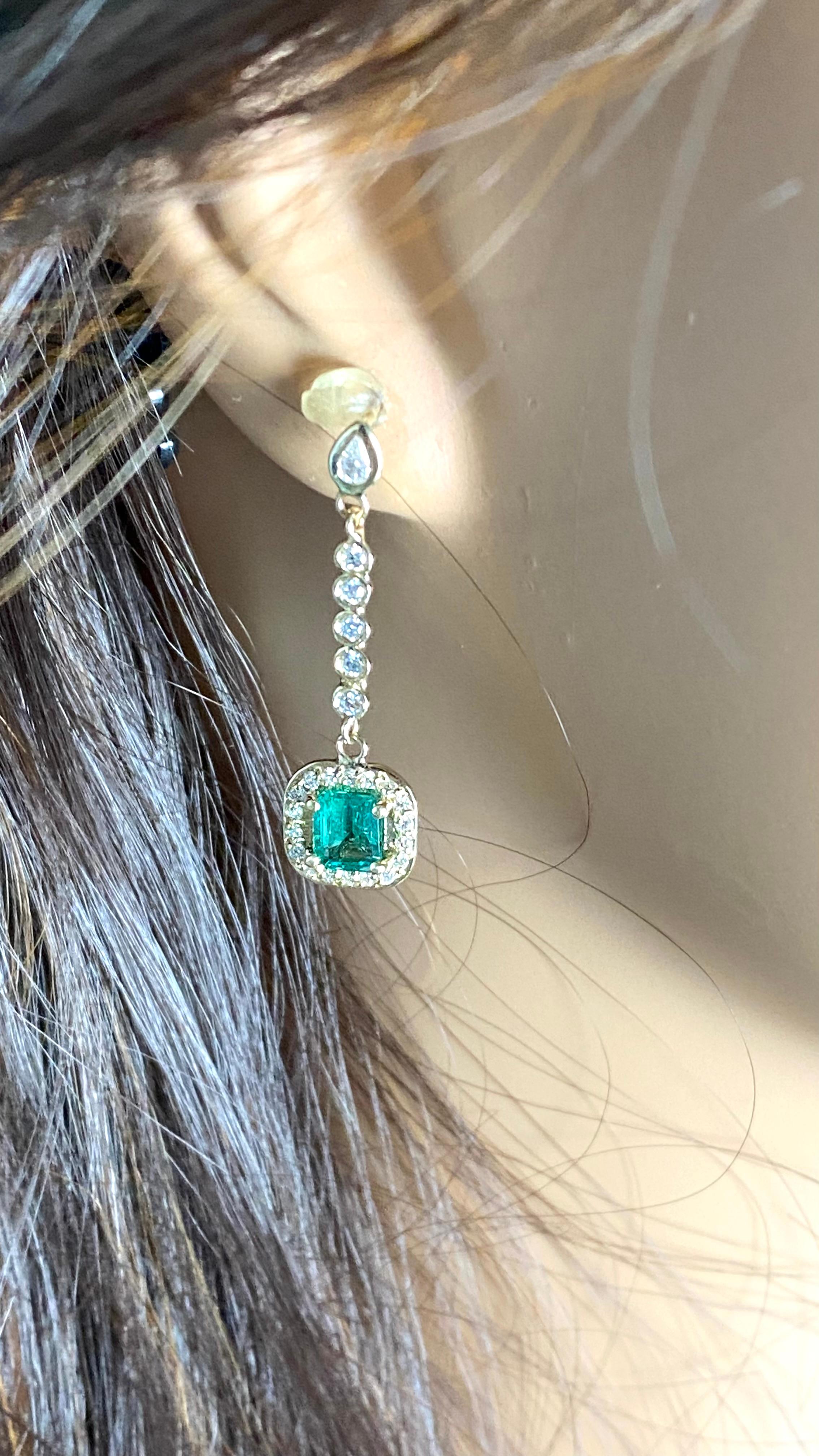 Taille émeraude Boucles d'oreilles hautes en or jaune 14 carats avec émeraudes et diamants 2,32 carats en vente