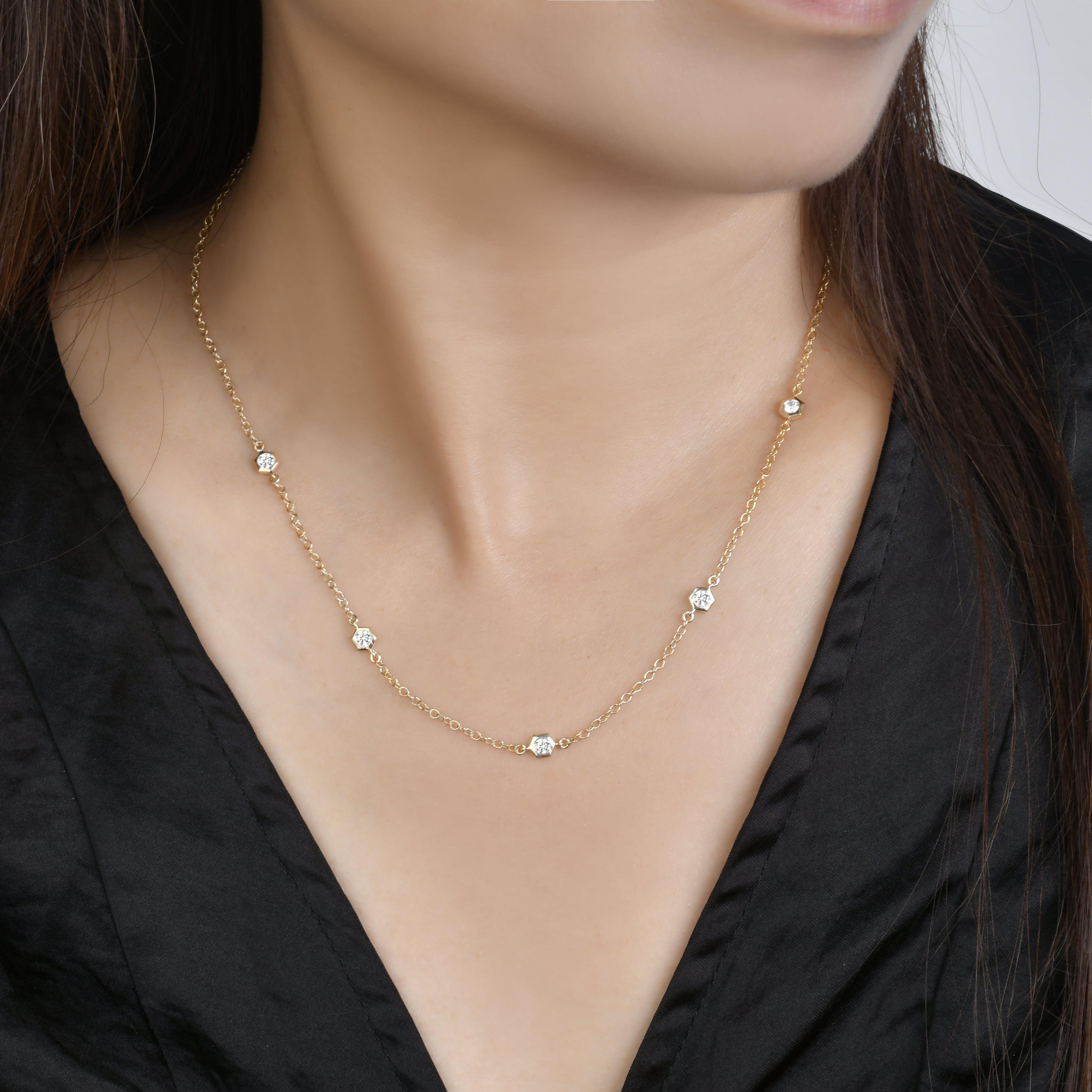 Round Cut 14K Yellow Gold Honeycomb Diamond Station Necklace For Sale