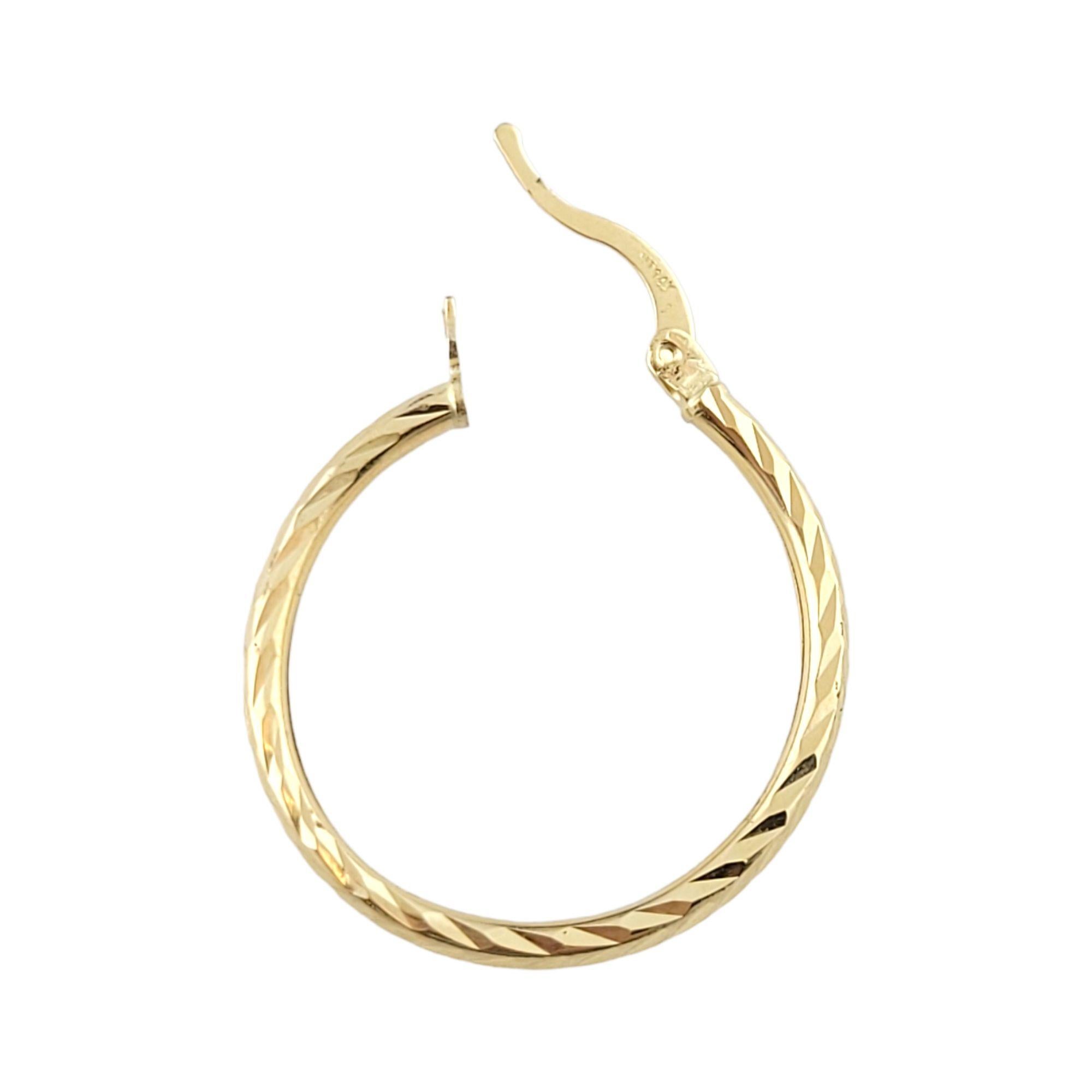 14K Yellow Gold Hoop Earrings #13441 In Good Condition For Sale In Washington Depot, CT