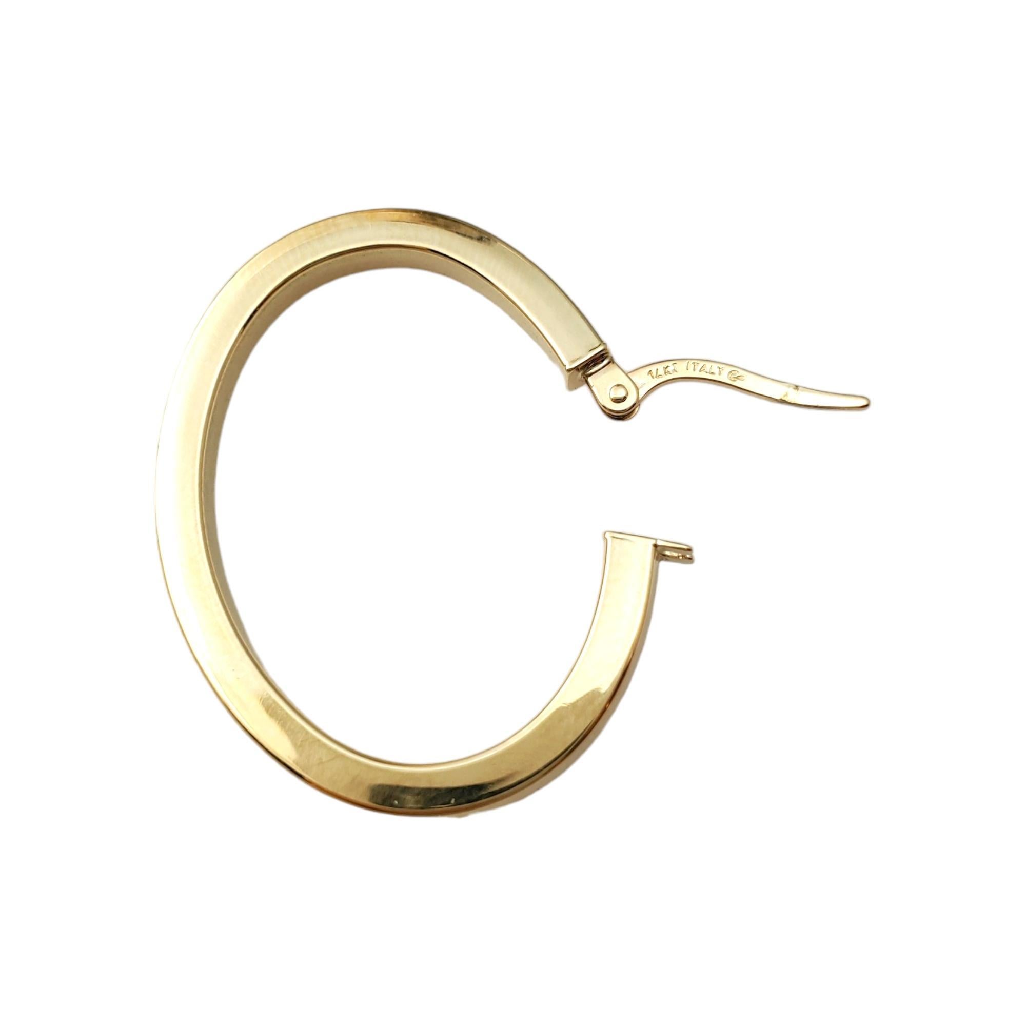 14K Yellow Gold Hoop Earrings #16660 In Good Condition For Sale In Washington Depot, CT