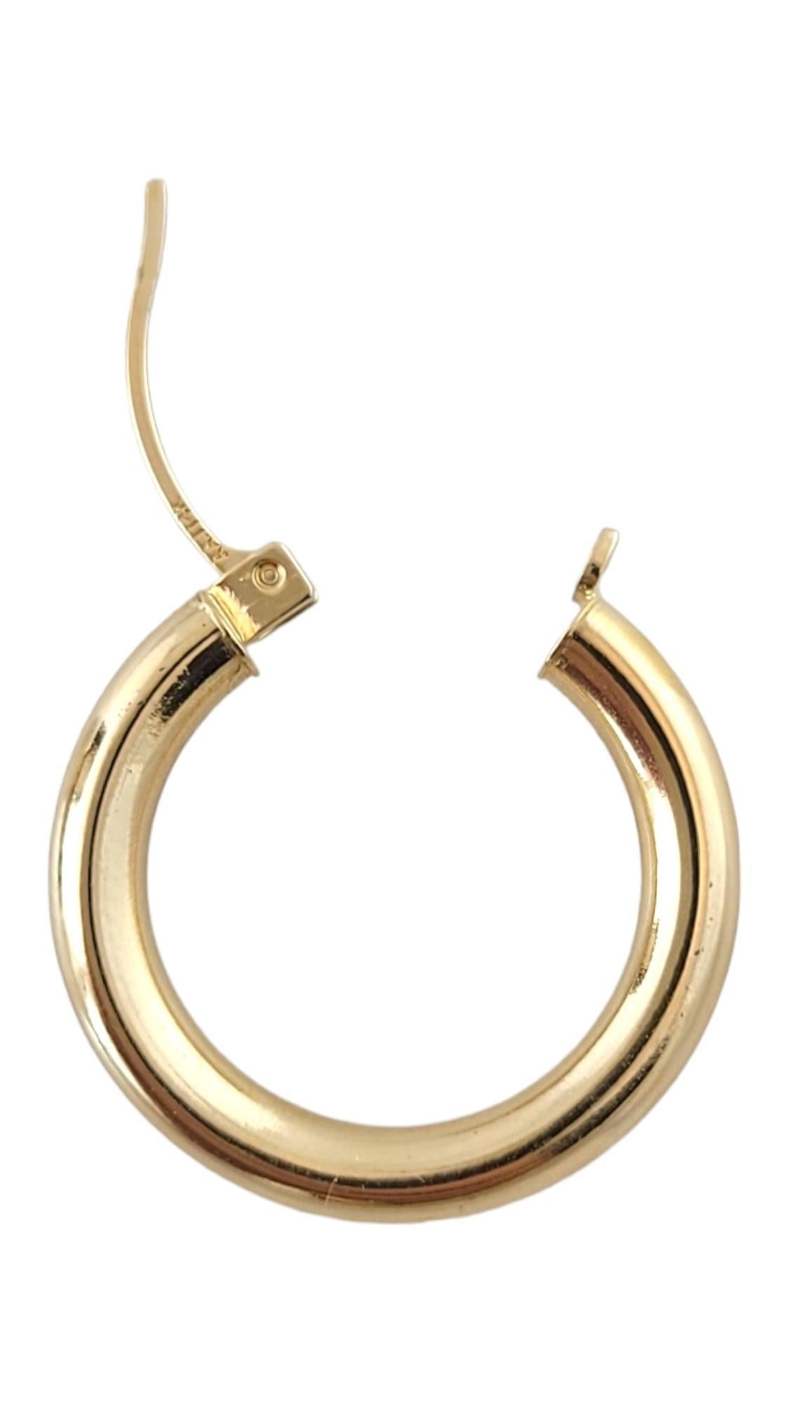 14K Yellow Gold Hoop Earrings #17379 In Good Condition For Sale In Washington Depot, CT