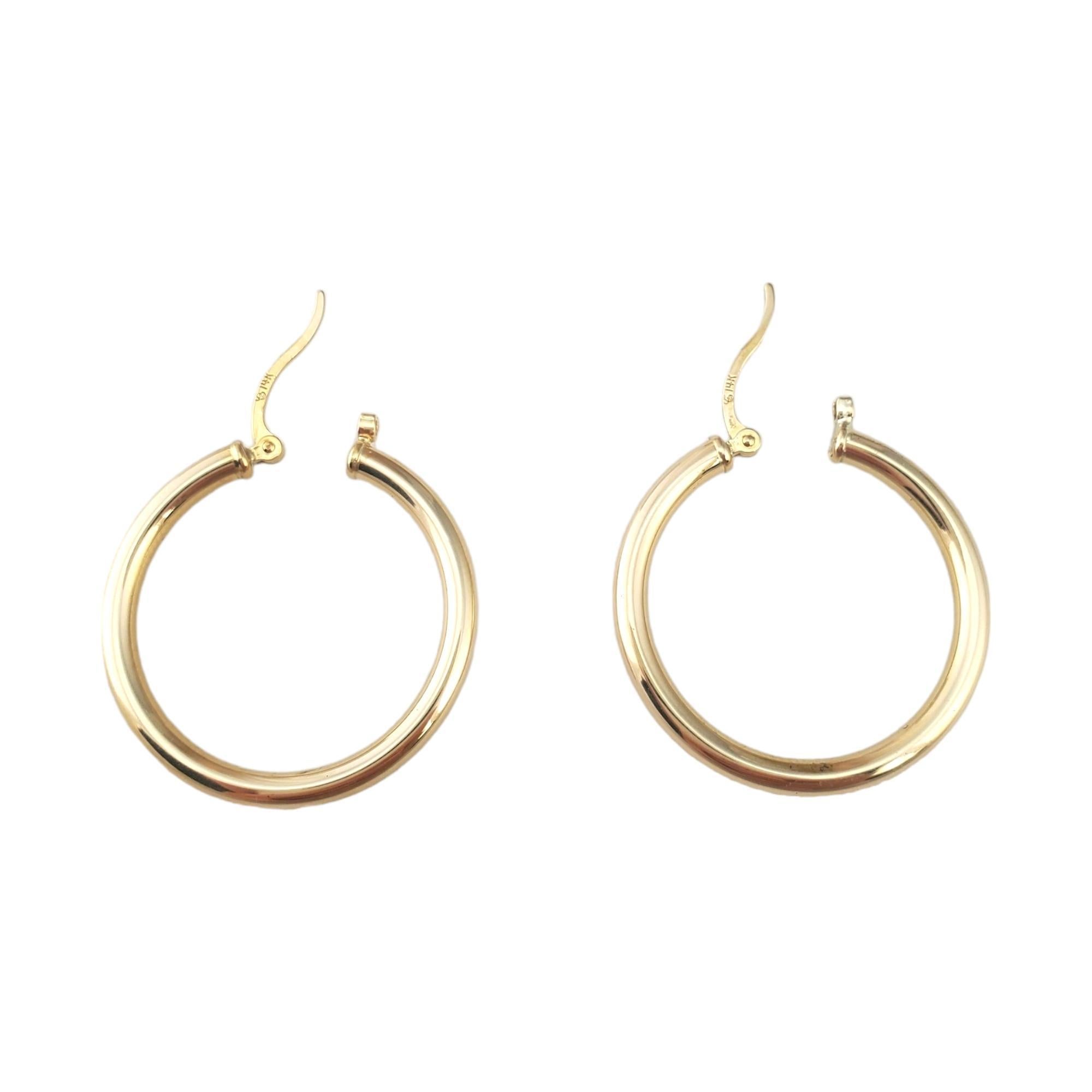 Orecchini a cerchio in oro giallo 14K #17948 In condizioni buone in vendita a Washington Depot, CT