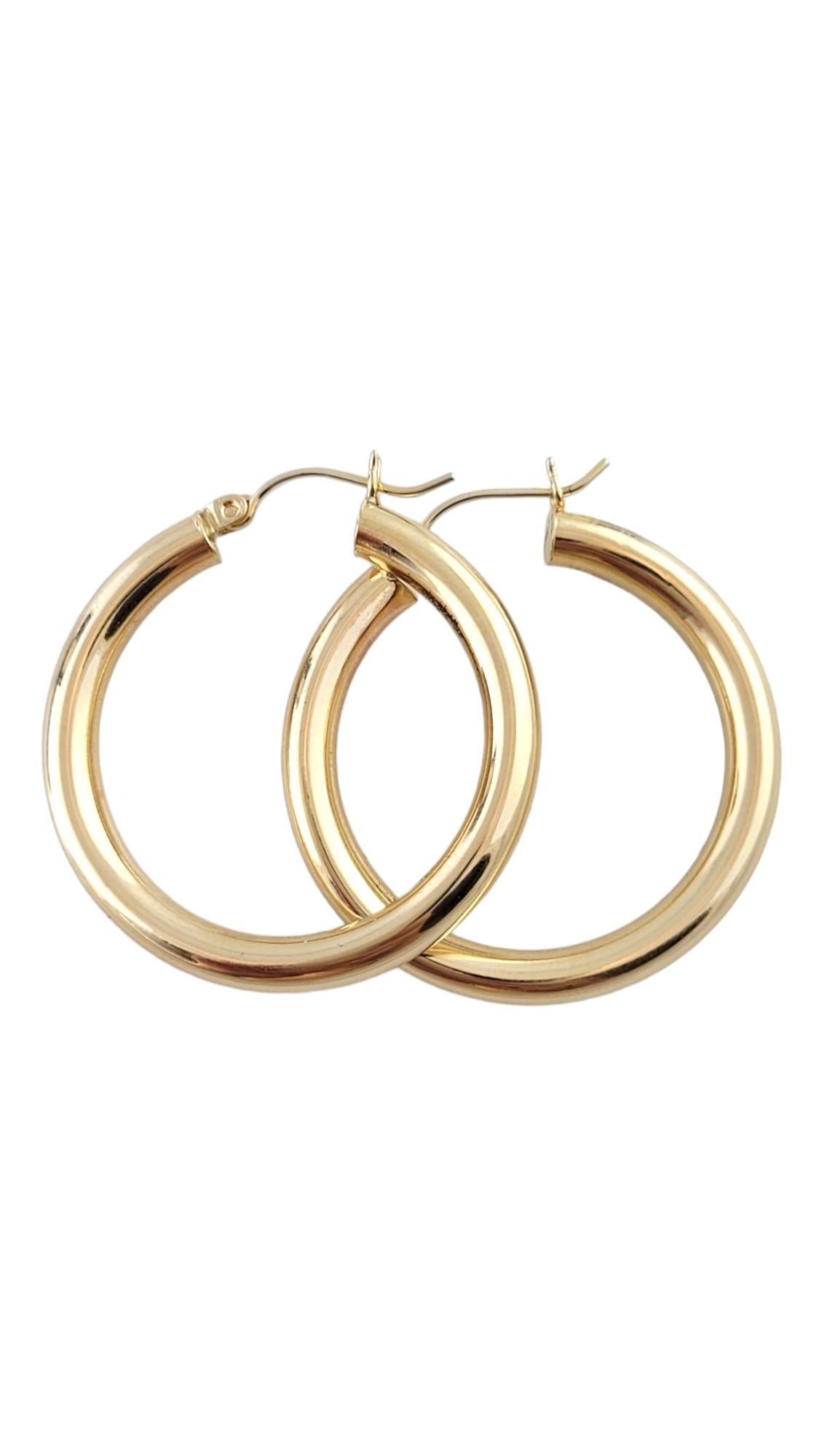 14K Yellow Gold Hoop Earrings

This gorgeous set of classic hoop earrings were crafted from beautiful 14K yellow gold that will look amazing on anyone!

Diameter: 32.44mm
Width: 3.9mm

Weight: 2.13 dwt/ 3.31 g

Hallmark: AF 14K

Very good condition,