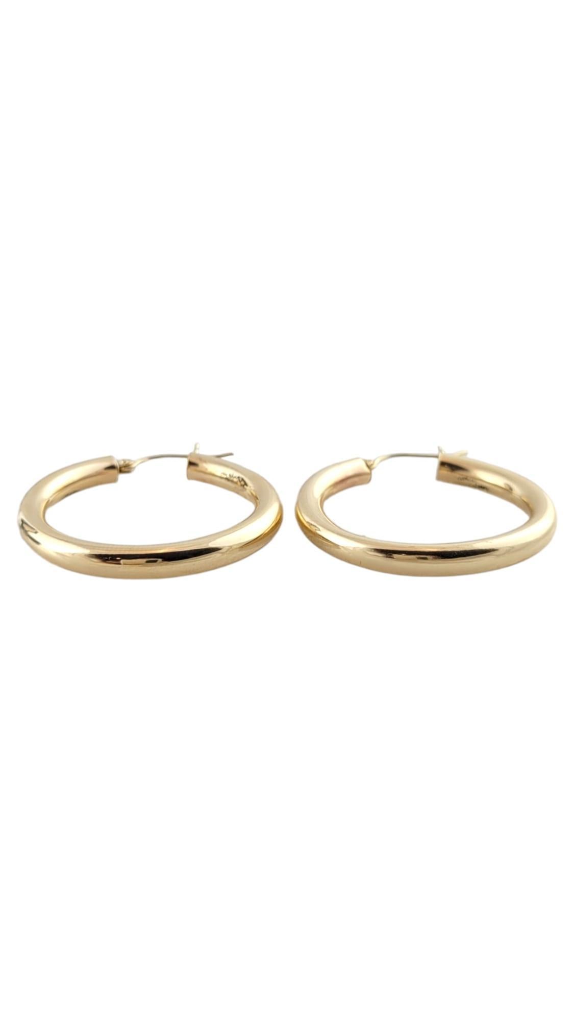 14K Yellow Gold Hoop Earrings #18173 In Good Condition For Sale In Washington Depot, CT
