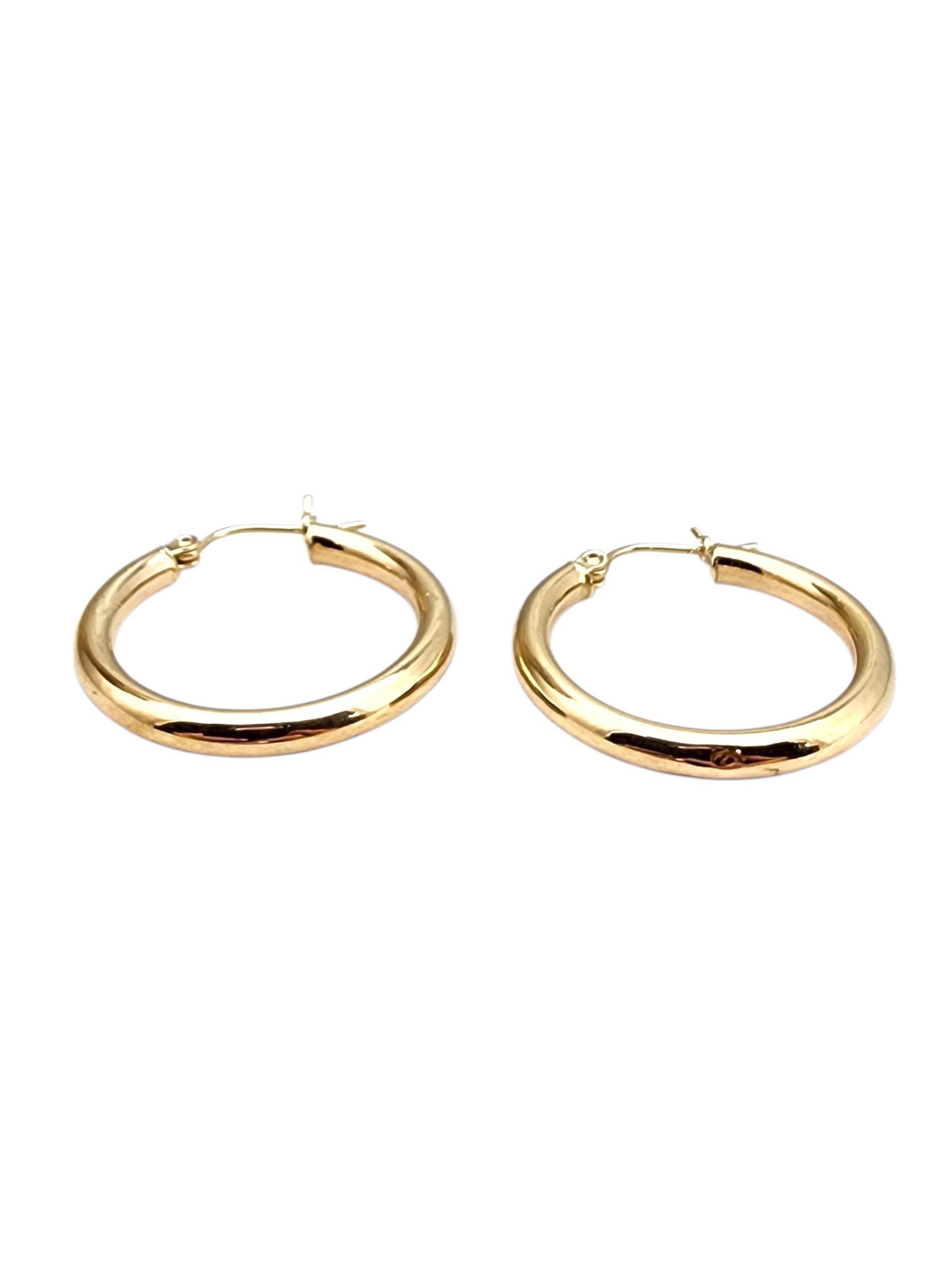 Pendientes de aro de oro amarillo de 14 quilates #22696 en Bueno estado para la venta en Washington Depot, CT