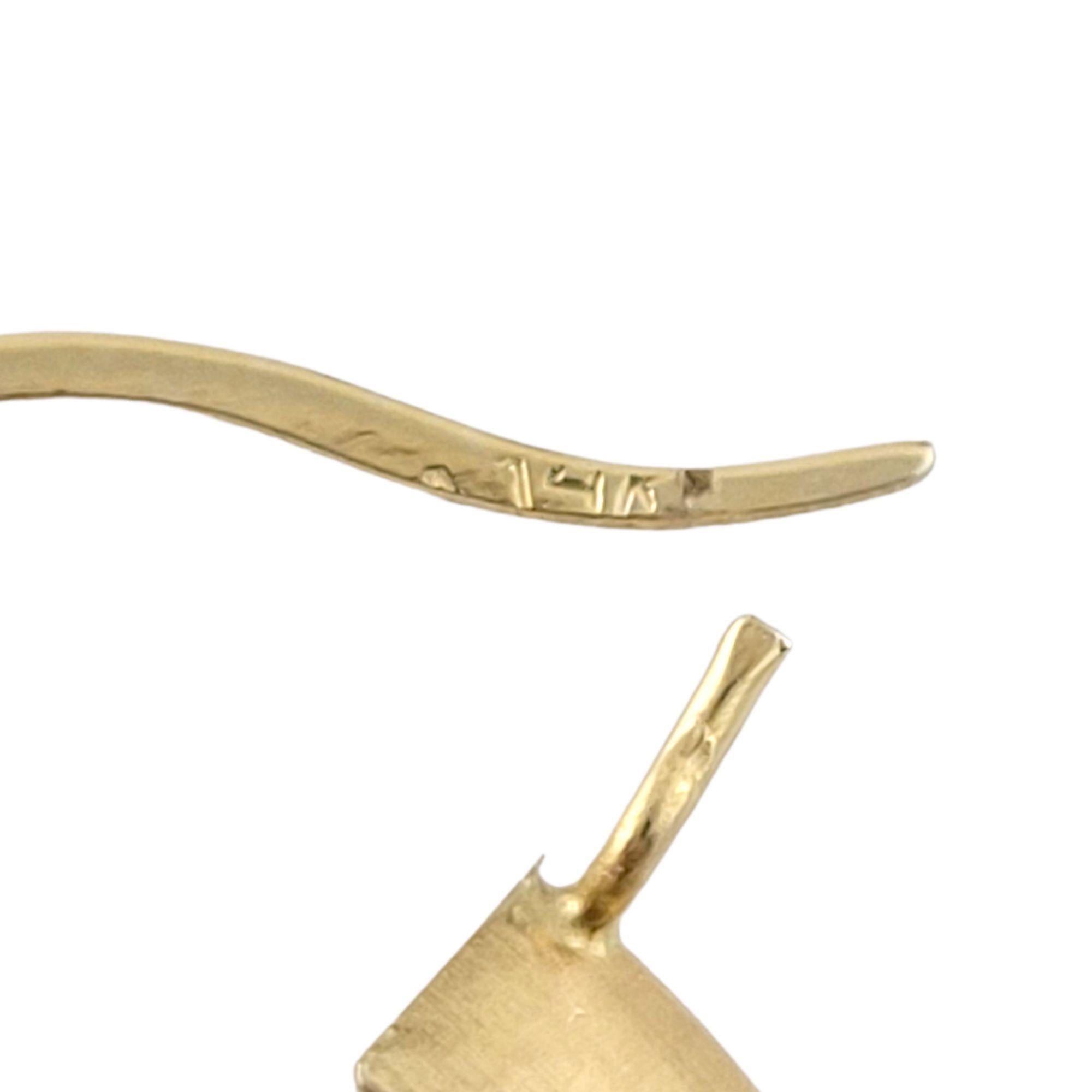 14k Yellow Gold Hoop Earrings In Good Condition In Washington Depot, CT