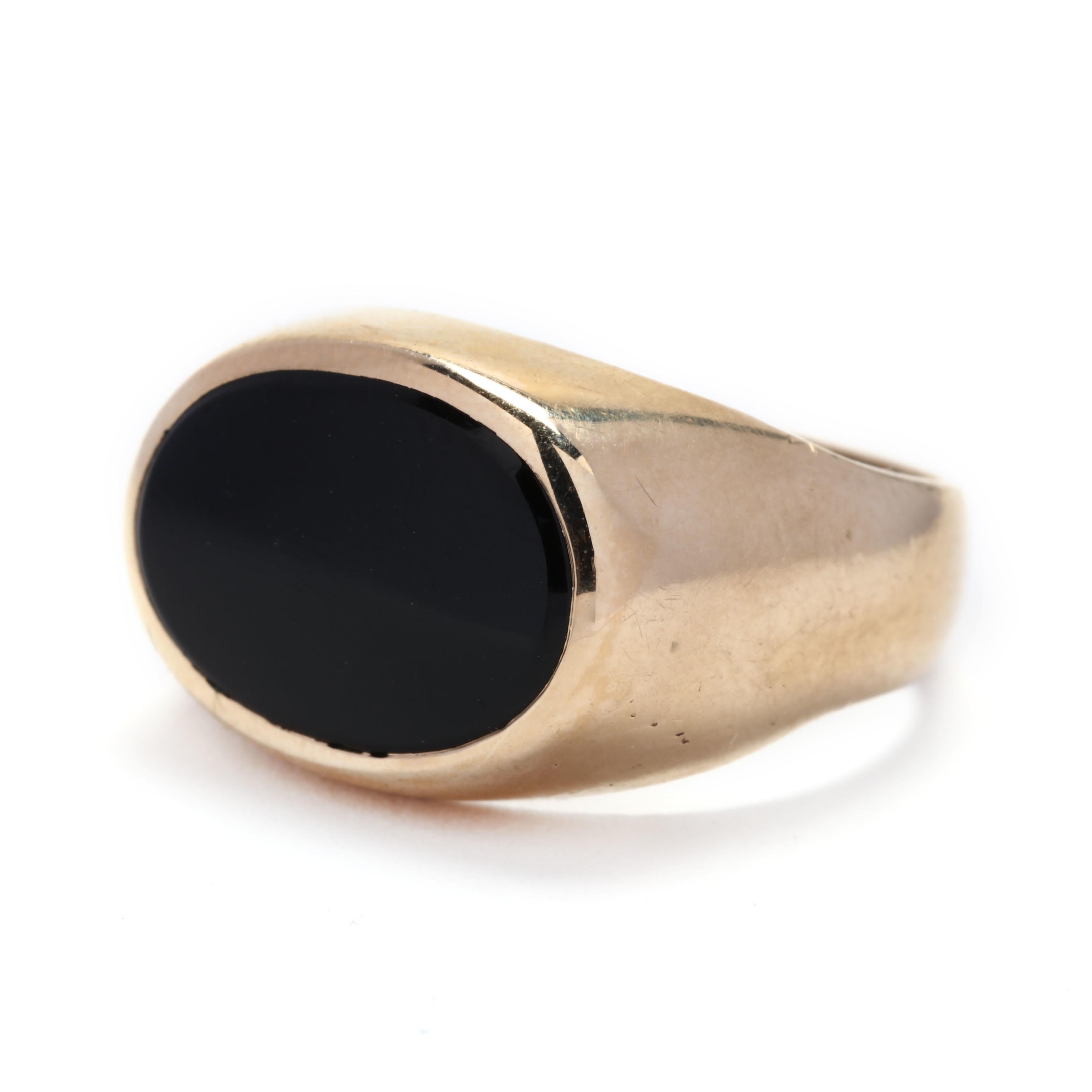 14K Yellow Gold Horizontal Black Onyx Signet Ring In Good Condition In McLeansville, NC