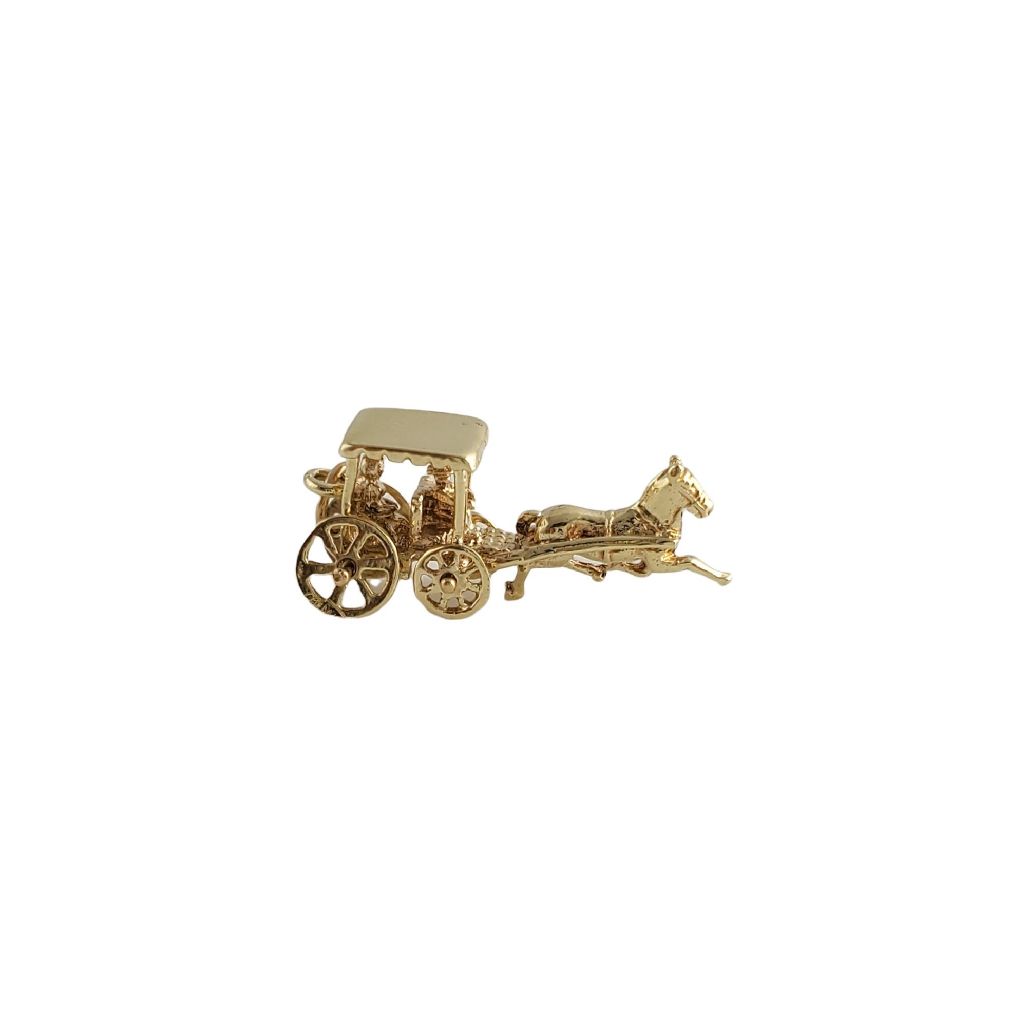 14K Yellow Gold Horse and Carriage Charm In Good Condition In Washington Depot, CT