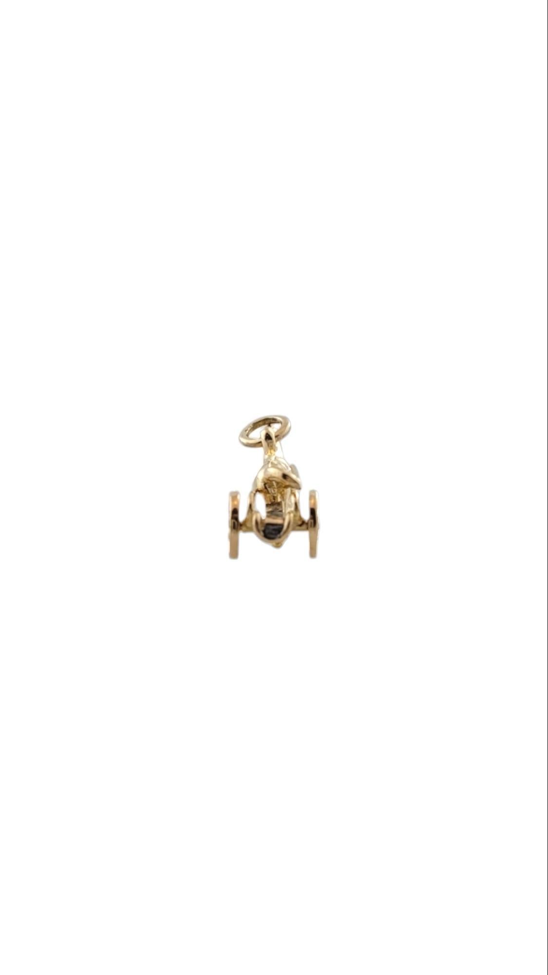 14K Yellow Gold Horse Carriage Charm #15816 In Good Condition For Sale In Washington Depot, CT