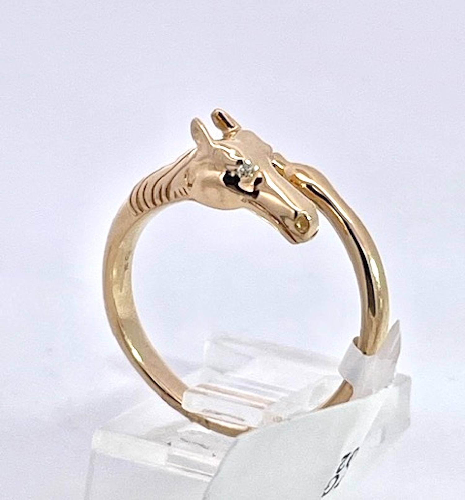 14K Yellow Gold Horse Ring Doves by Doron Paloma In Good Condition For Sale In North Hollywood, CA