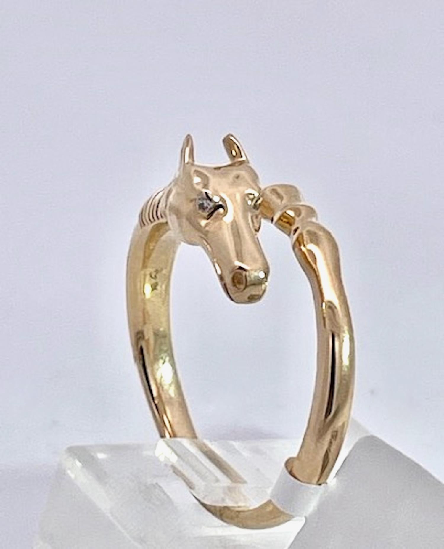 14K Yellow Gold Horse Ring Doves by Doron Paloma For Sale 2