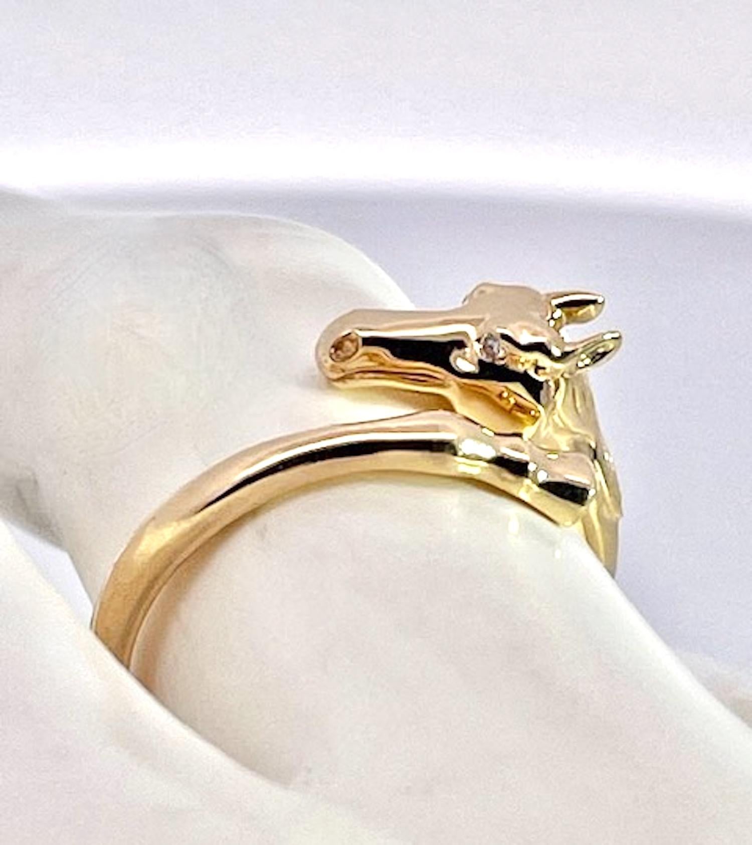 14K Yellow Gold Horse Ring Doves by Doron Paloma For Sale 3