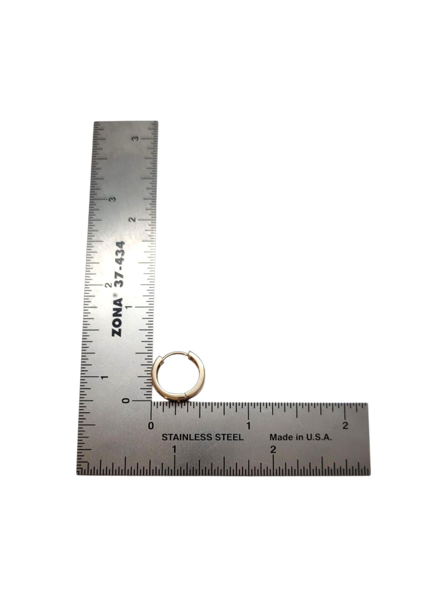 14K Yellow Gold Huggie Hoop Earrings #21947 in vendita 3