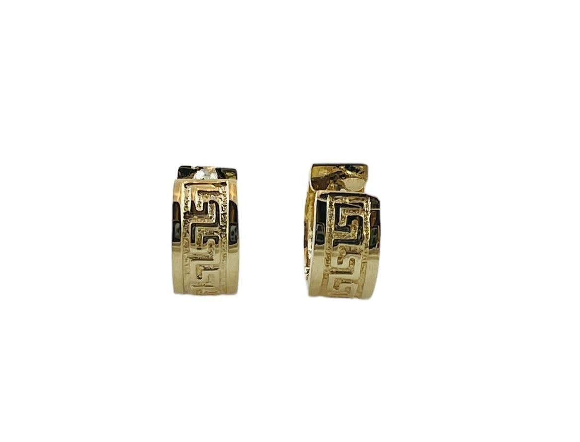 14K Yellow Gold Huggie Hoops Aztec Design #17020 In Good Condition For Sale In Washington Depot, CT