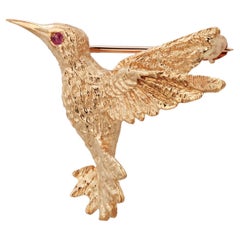 14K Yellow Gold Hummingbird Brooch 1 Inch
