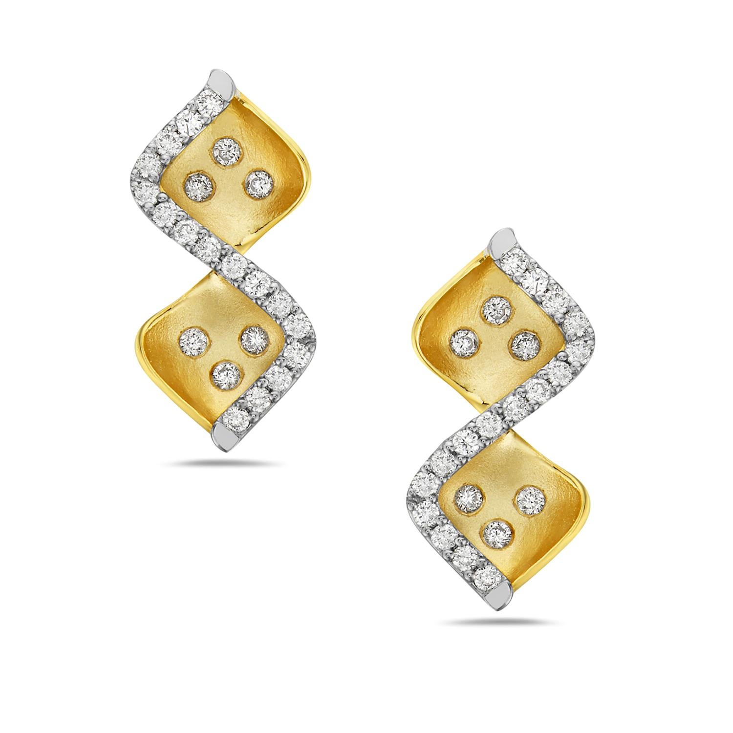 Boucles d'oreilles en forme de zigzag en or jaune 14 carats avec diamants sur le bord Neuf - En vente à New York, NY