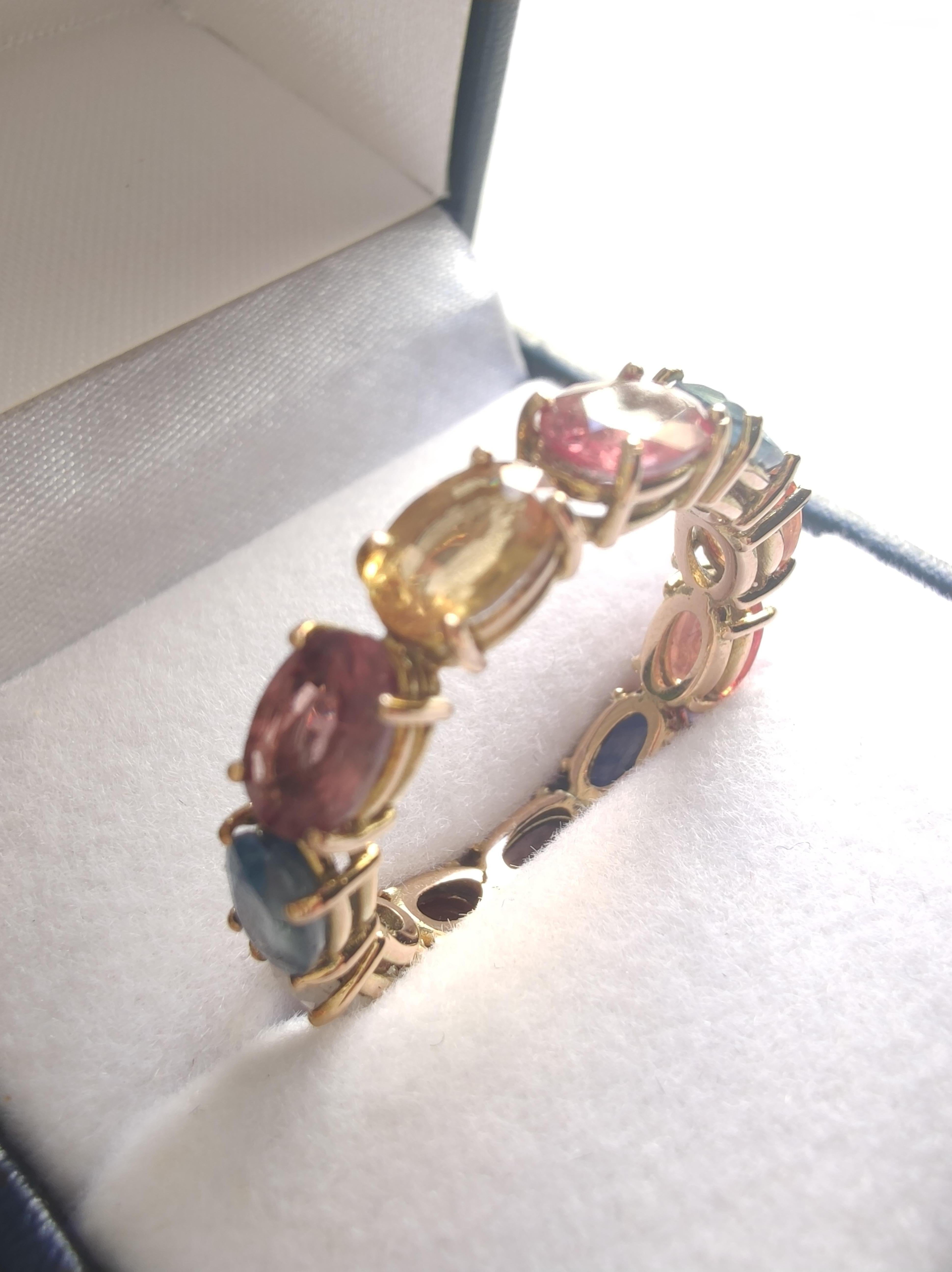 Taglio ovale Anello Infinity da donna in oro giallo 14k con zaffiri ovali - Fatto a mano  anello in vendita